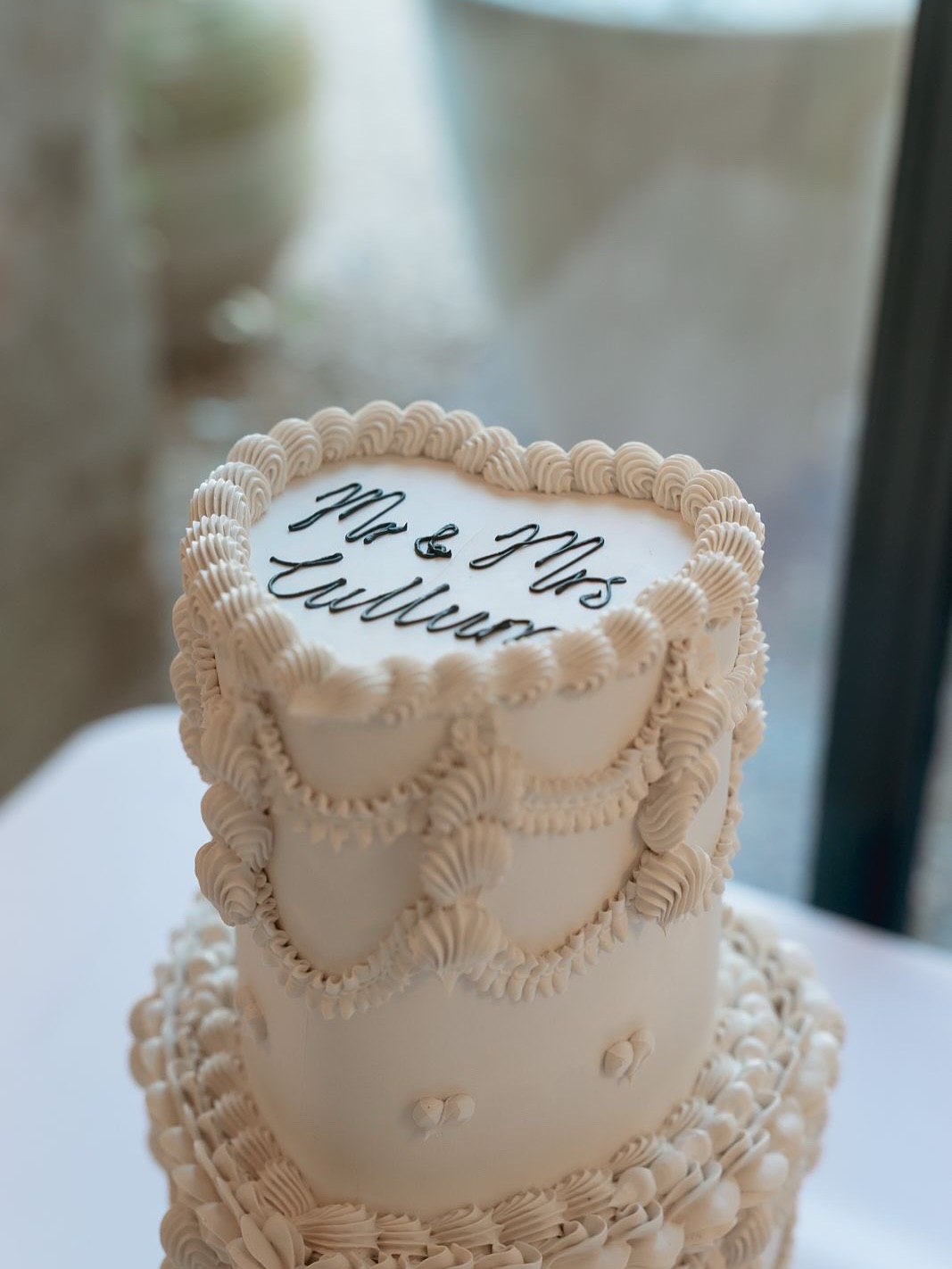 ~ Mr & Mrs Cullum ~
This beauty was for E & N’s wedding last weekend, and I was so excited to bring it to life from the moment it landed in my diary - something a little different to my usual structured round wedding cakes. A vintage heart-shaped silhouette, hand-piped ruffles, and soft white-on-white detail made this one feel so romantic 🤍
And that handwritten name? I would tell you how many attempts it took me to get it just right - but I think I stopped counting at 20 🥹
📸 @georgiarachaelphotography - cover photo
#norfolkweddings #weddingcakesnorfolk #norwichwedding #norfolkbride #luxuryweddingcake #vintageweddingcake #weddingcakeinspo #weddingstylingideas #museeventsbygl #heartcake #vintagecakes #vintageheartcake #weddingcake