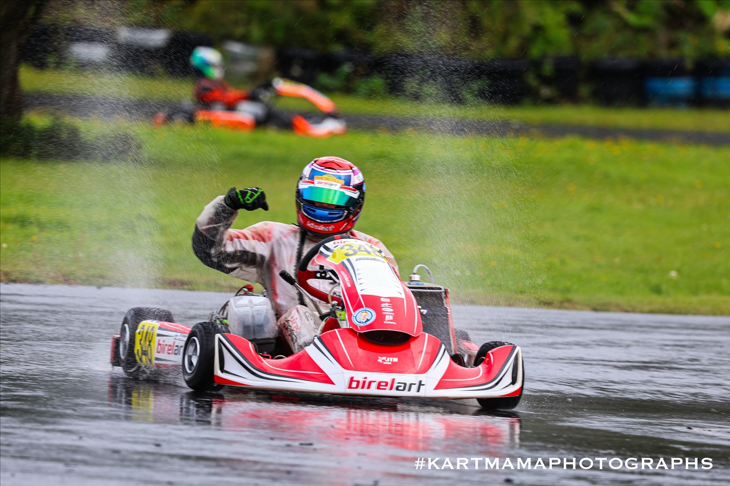 WIN FROM FINAL 2 🔥
What a thrill it was. Heart-pounding moments ’til the end.
One to go.
Final 3, be ready at 17:15 ⚡️
📸 @kartmamaphotographs
#mara #gomara #racewithmara #kartingsm #kz2 #winning
