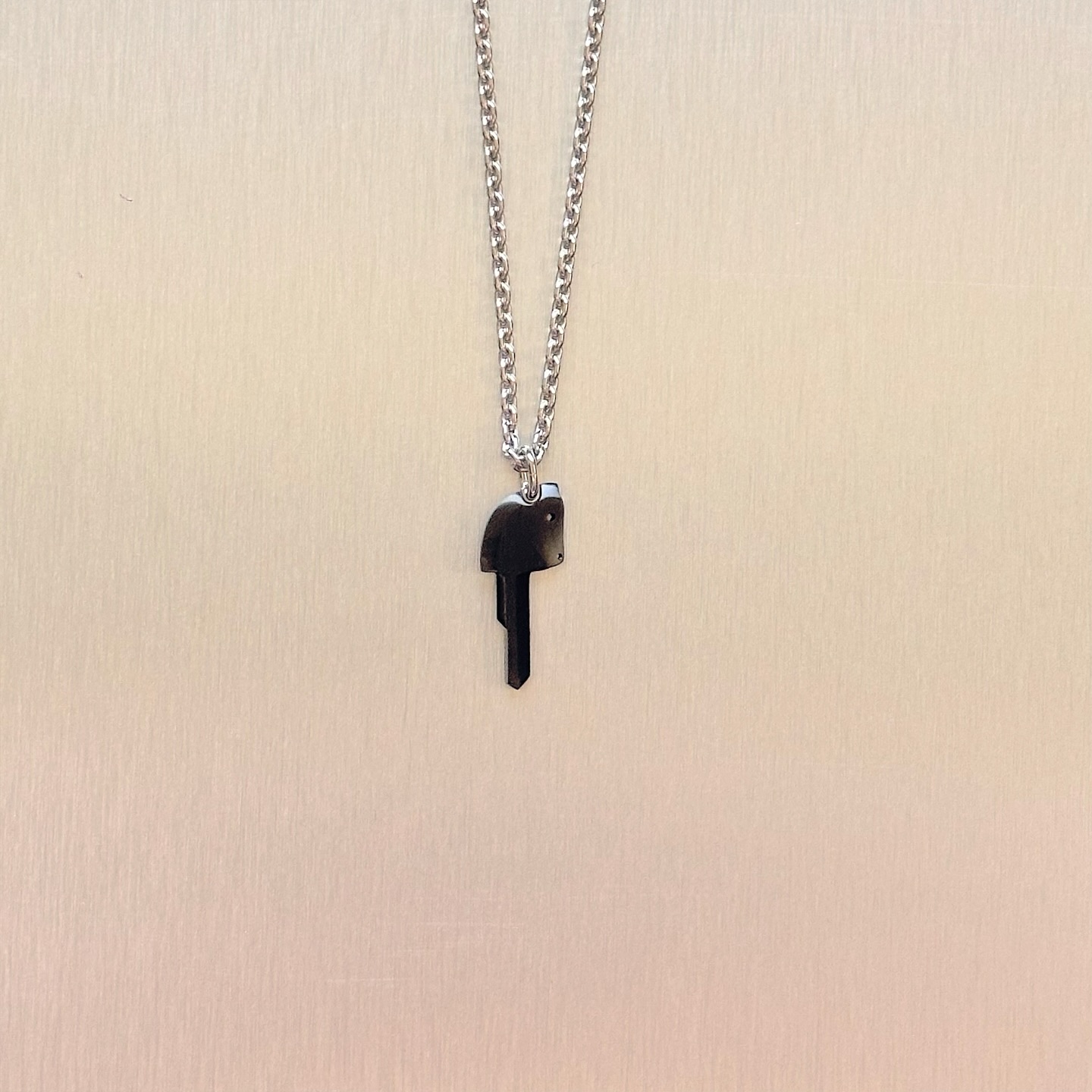 Unlock your style. 🖤 The Hermes Clé Cheval Necklace in black adds a sleek, modern edge to any outfit.
For more information, please refer to the website link provided in the bio.
Listing no: 200962
Opuluxe.sg is not affiliated to the brands featured. We are an independent consignment platform of authenticated luxury products. All trademarks and copyrights remain sole property of the brands.