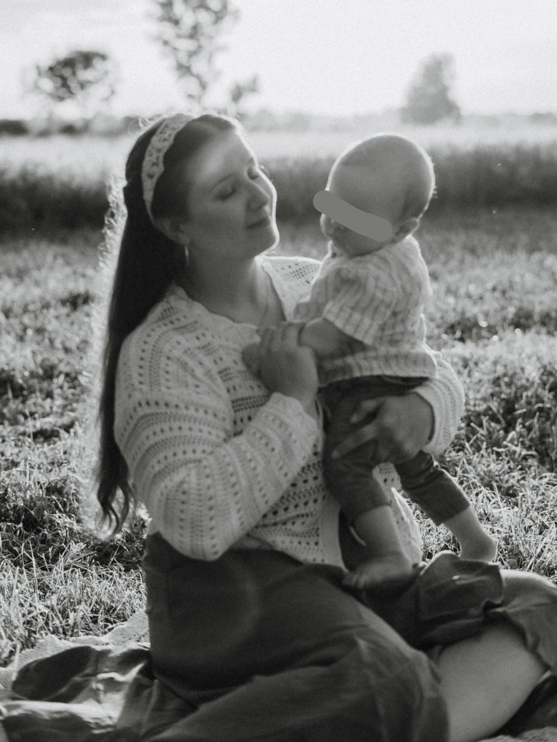 Ein Familienshooting wie aus dem Bilderbuch ✨💛🌼
Meldet euch gern für euer Shooting. Ihr zaubere Bilder die eure Geschichte erzählen, emotional, echt und vor allem mit so viel Liebe ♥️
#familien #familienshooting #badsegeberg #reinfeld #baby2025 #goldenhour #lübeckfotografin