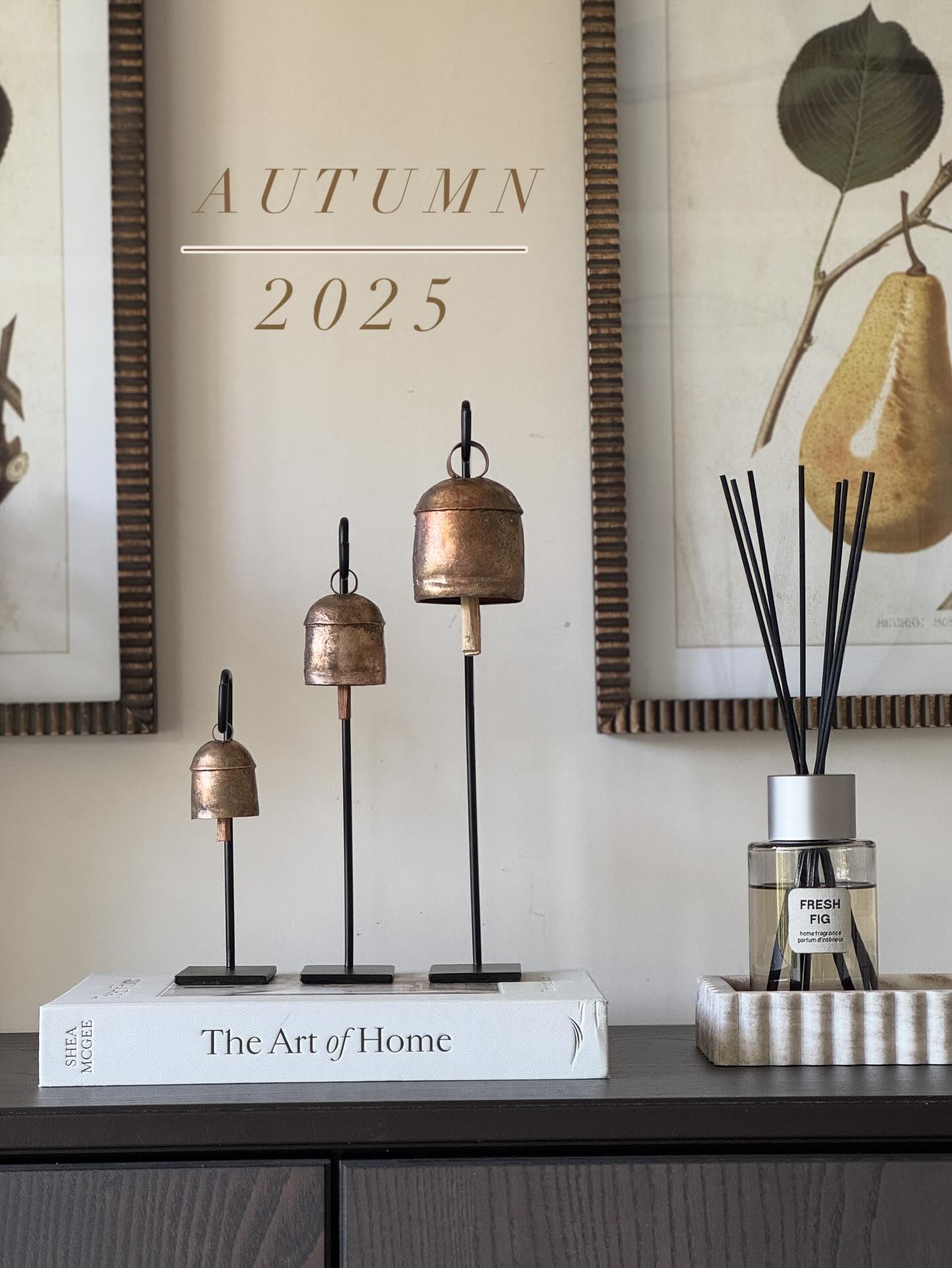 Our Autumn Collection has arrived with some gorgeous new pieces 🍂
Celebrate the season with timeless pieces like our Cow Bells with Iron Stands, rich in rustic charm, and the elegant Scalloped Fluted Marble Beige Tray, crafted to elevate any setting.
Thoughtfully designed, seasonally inspired.
Now available online
#AutumnCollection #ClassicInteriors #SeasonalStyle #TimelessDesign #HomeDetails #InteriorDecor #marbletray