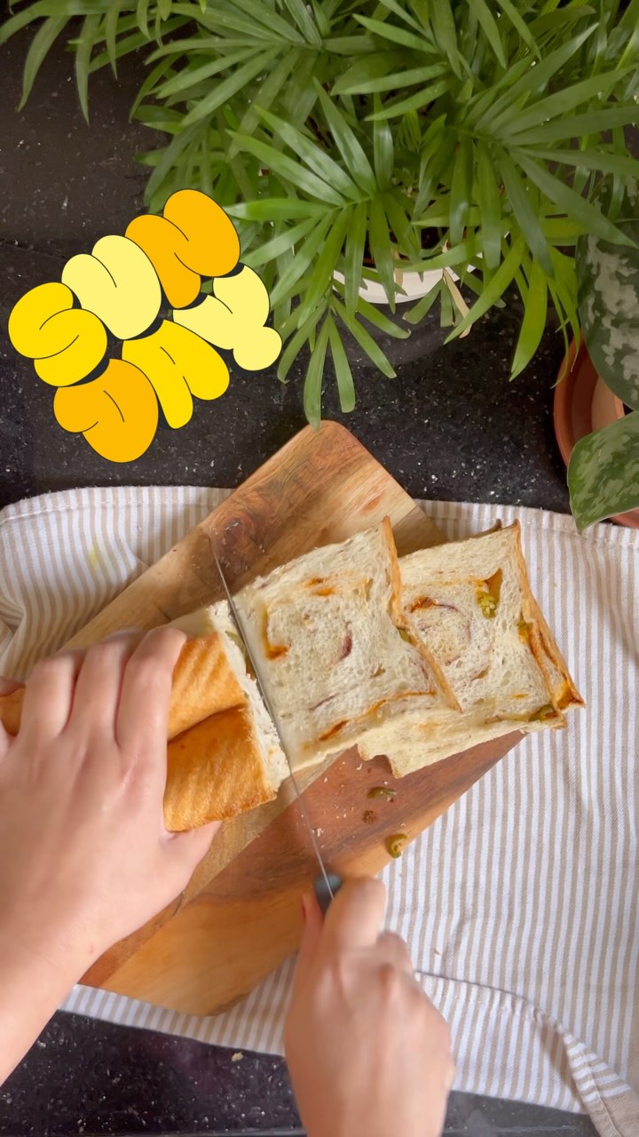 Spicy, tangy, fluffy perfection š„šæš Harissa, sumac & jalapeƱos swirled into every bite.
#HomemadeBread #FlavorTwist #bread #sandwichbread #savorybread #sundaybaking
