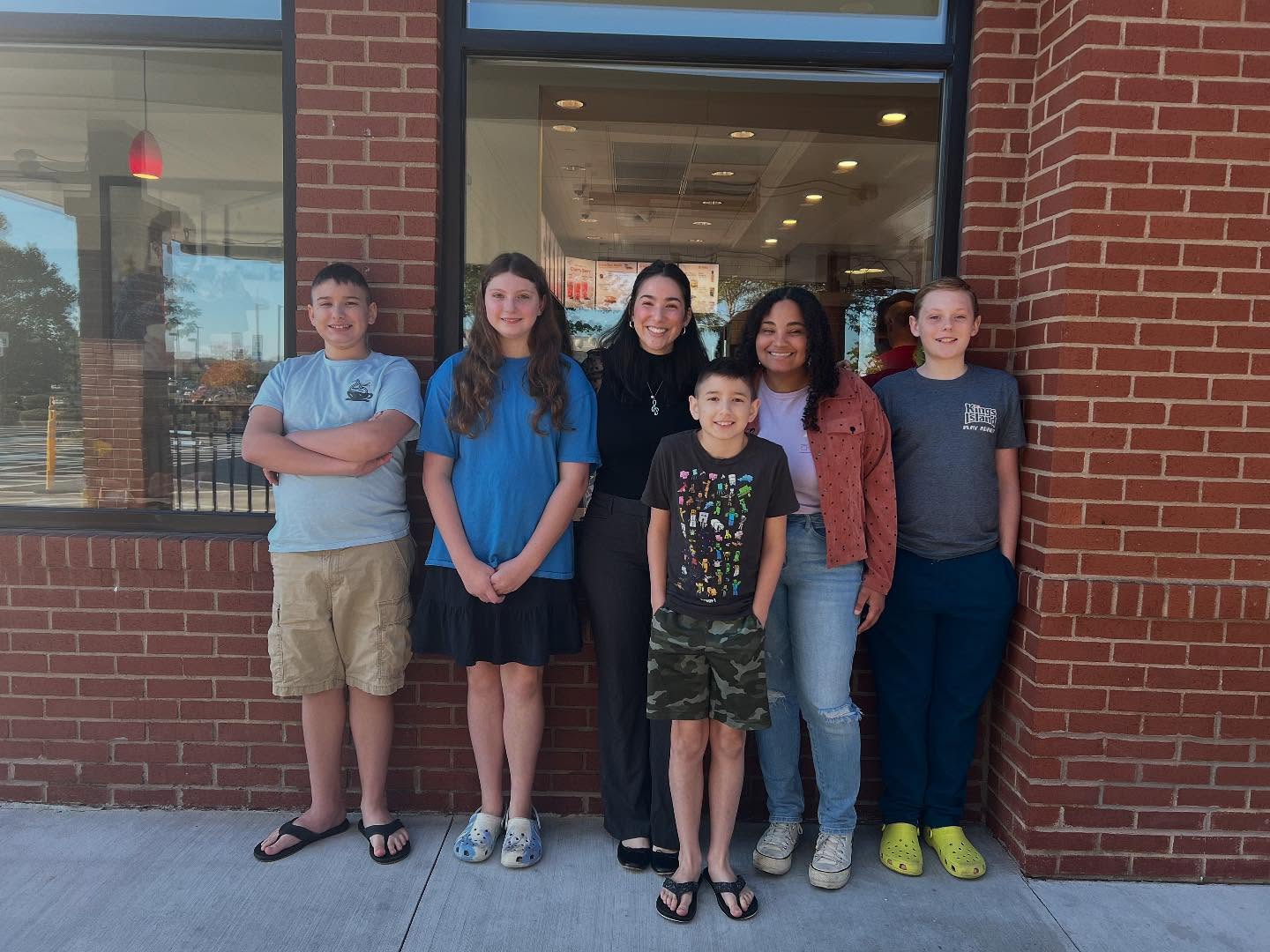 We kicked off the new piano year in the best way! Chick-fil-A Beavercreek treated my students to breakfast on Saturday morning. 🥐☕🎉
It was such a joy celebrating the start of lessons with games, laughter, and time together outside of the studio. Building these moments of community is one of my favorite parts of teaching. 💛🎹
Here’s to an exciting year ahead! ✨
#pianostudio #chickfilabeavercreek #pianoteacherlife #studiocommunity #pianostudents