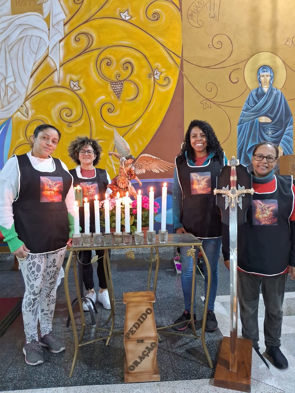 9º dia da Quaresma de São Miguel 🛡⚔️
(Segunda-feira 25/08)
A certeza da vitória de Deus em nossa vida por meio do Arcanjo São Miguel nos enche de esperança nesse tempo tão especial para a Igreja e para nós, seus devotos.
Quaresma em honra do glorioso Príncipe dos Anjos, nos colocamos debaixo de sua proteção e invocamos seu auxílio em nossas necessidades.
Que ao longo desses 40 dias tenhamos a graça de uma intimidade com Deus, por meio de São Miguel, e que os santos anjos nos acompanhem a cada dia!
PARTICIPE, amanhã terça-feira 26/08 8° dia às 20h.
⛪️Igreja Santa Luzia
📍Rua Clara Muchine Costa, 351 Jd. Saporito Taboão da Serra -
ℹ️Info: Tel: 11 4137-8399 WhatsApp: 11 4139-1821
#paroquiasaopedroapostolo #paroquiasaopedro #paroquiasaopedrotaboao
#pspa.#Rezeconosoco #IgrejaMatrizSaoPedroApostolo #IgrejaNossaSenhoradasGraças #IgrejaMariaMaedaIgreja #IgrejaNossaSenhoradeFatima #IgrejaSantaLuzia