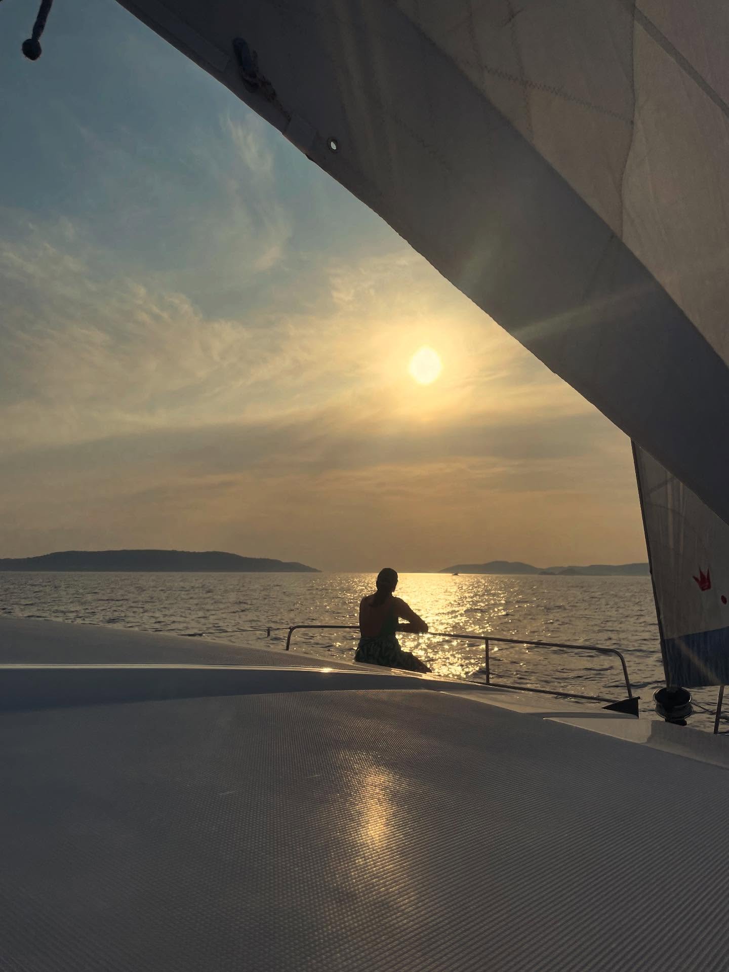 @evelyn.l.lee enjoying the sunset on our way back to Trogir 🌞