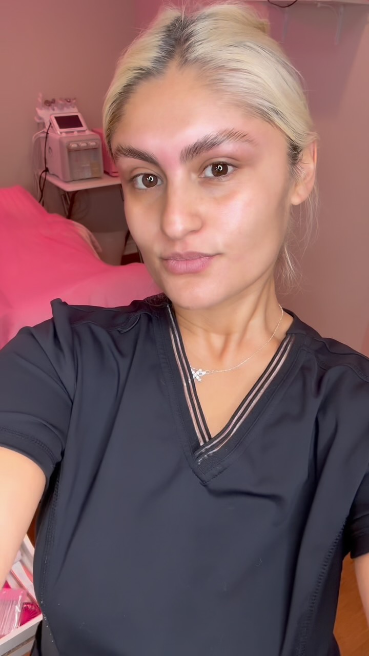 Before & After done by me #eyebrowlamination @elleebana #eyebrowwax book your appointments ladies