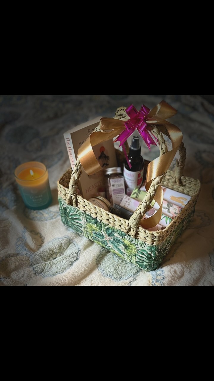 Gifting? Let’s do it for you!
DM for customisation for this festive season. #diwaligifts #diwalihampers #corporategifting #giftingideas #hampers #premiumdiwalihampers #premiumdiwalihampers