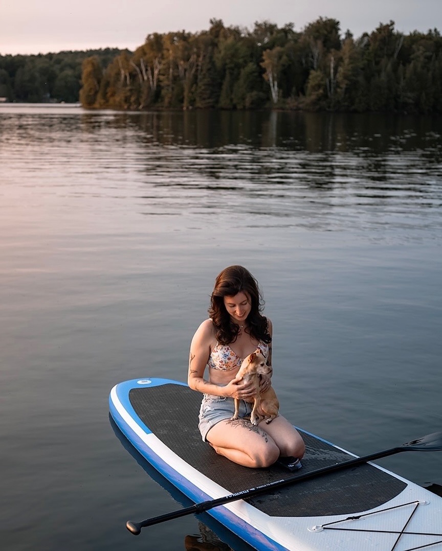 A little highlight reel from my trip home: quiet mornings, lake swims, island tours, dogs underfoot, and a good solid dose of sun. Grateful for every bit of it 🛶 🌲 🎣
#quebec#cottage#lakelife#outdoors#camp#island#lake#canada#vacation#cottagelife#lifestyle#lifestylephotographer#petphotographer#explorecanada
