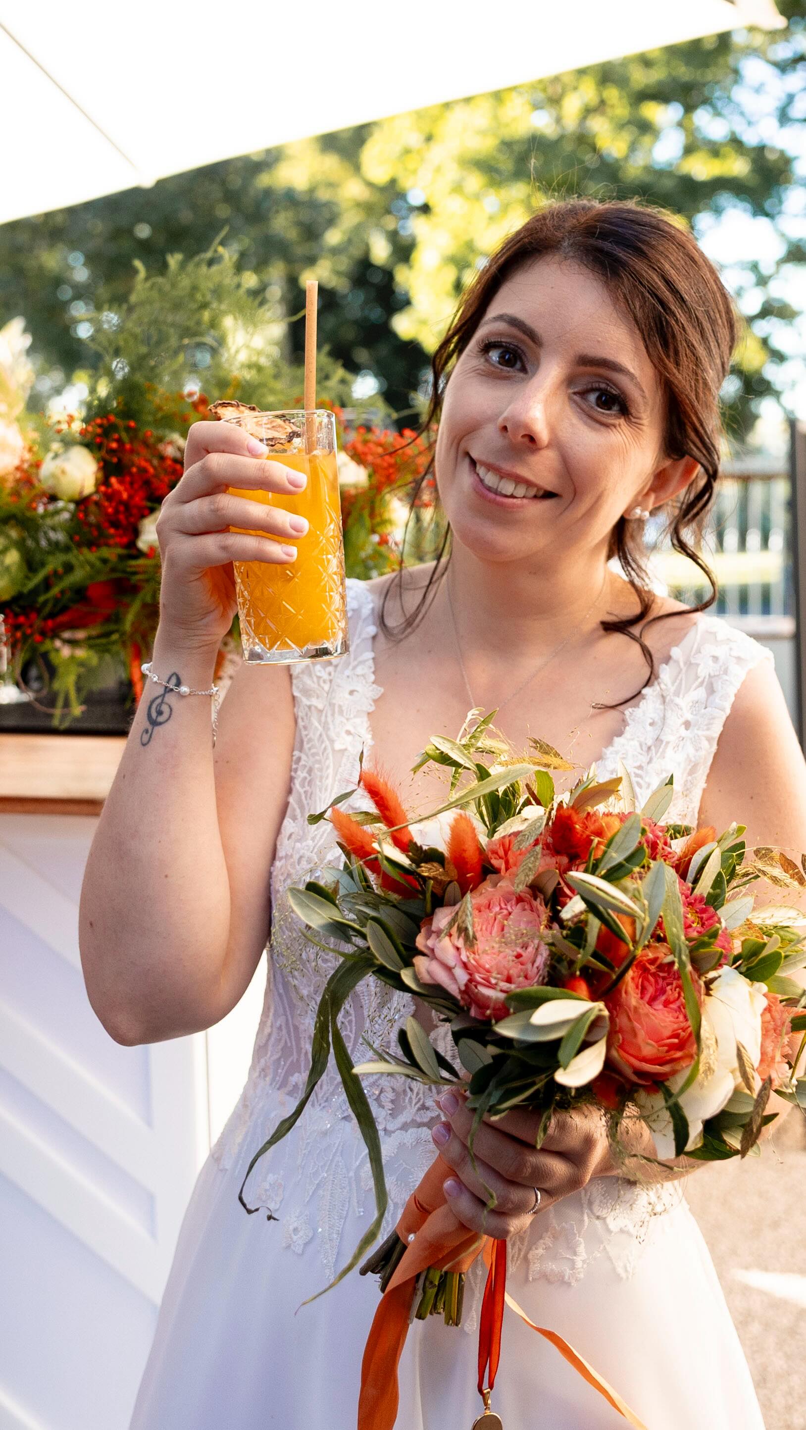 ✨ Retour sur le magnifique mariage de Maëva & Corentin ✨
Un thème qui nous a fait rêver : le voyage ✈️🌍.
Des mariés adorables, une ambiance unique et des invités que nous avons pris plaisir à embarquer à travers nos cocktails …
Un vrai passeport pour l’évasion ! 💫
Merci à vous deux de nous avoir fait confiance pour cette belle escale gustative ❤️
💌 Vous rêvez d’un mariage à votre image ?
Écrivez-nous, on en parle ensemble !
#Mariage #Wedding #CocktailBar #Voyage #Mixology #WeddingVibes#barmobile #barephemere #DestinationWedding
@m_maeevaa
@domainedeladiligence
@mademoiselle_hirondelle_
@lesjardinsdelolaveauche
@or_plume_42
@les_creations_de_roseglantine
@territoiredhommemontbrison
@oliviermartinsaxx