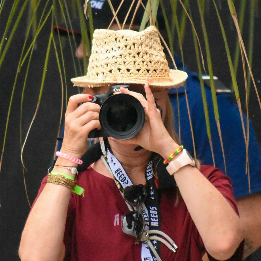 Bilder-Gallerie online! 🤩
Nach vielen Stunden Sichten, Sortieren, Bearbeiten ist die Gallerie gefüllt. Danke Dani & Team für wunderschöne Bilder und das Flashback! ❤️💛💚
https://www.reeds-festival.ch/gallery
#reedsfestival2025 #reedsfestival #reedsfamily #pfäffikersee #pfäffikonzh