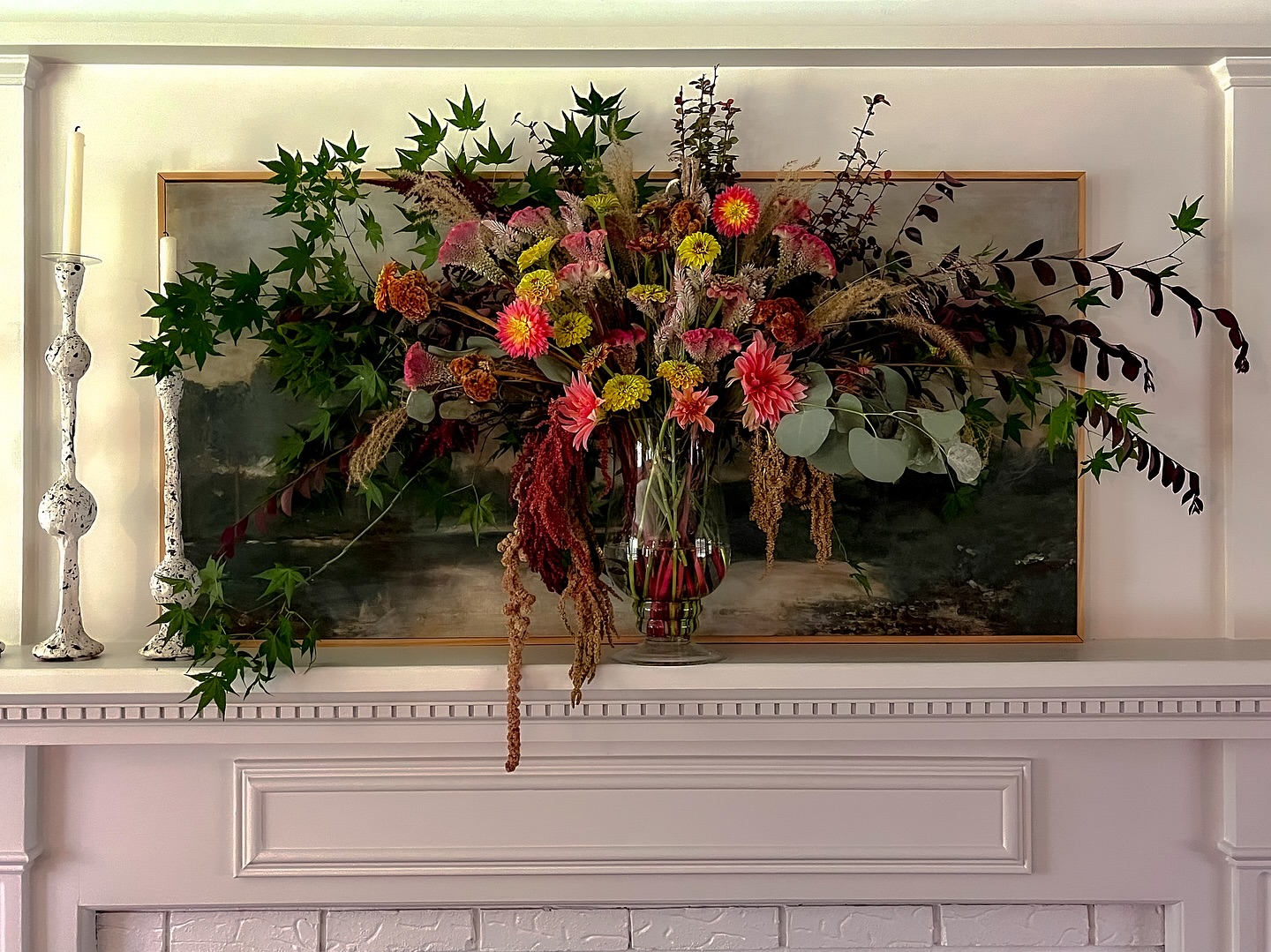 *Large Arrangement* displayed on my SIL’s mantle and then at @oakandvinemonroe. Order one for your business or for your special someone. Dealer’s choice based on local availability, but can take color requests. Link in bio. 👆