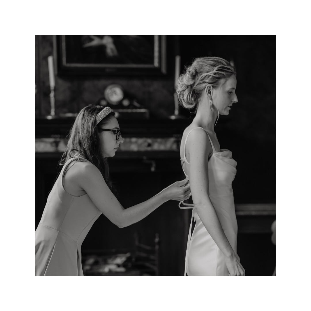 YOUR LOVED ONES
There is nothing better than having your beloved ones, around you once it’s getting serious.
Getting ready with your best friends around you and family is so lovely. This precious moment you won’t ever forget. Not even to calm down the nerves but also very handy to have someone with you who has been you when you bought your bridal dress to help you closing the dress on your big day.
Photo credits: @sophieprinsfotografie
Venue: @dignitaamsterdam
#wedding #weddingday #weddings #weddingplanner #weddingplanning #weddingidea #weddinginspiration