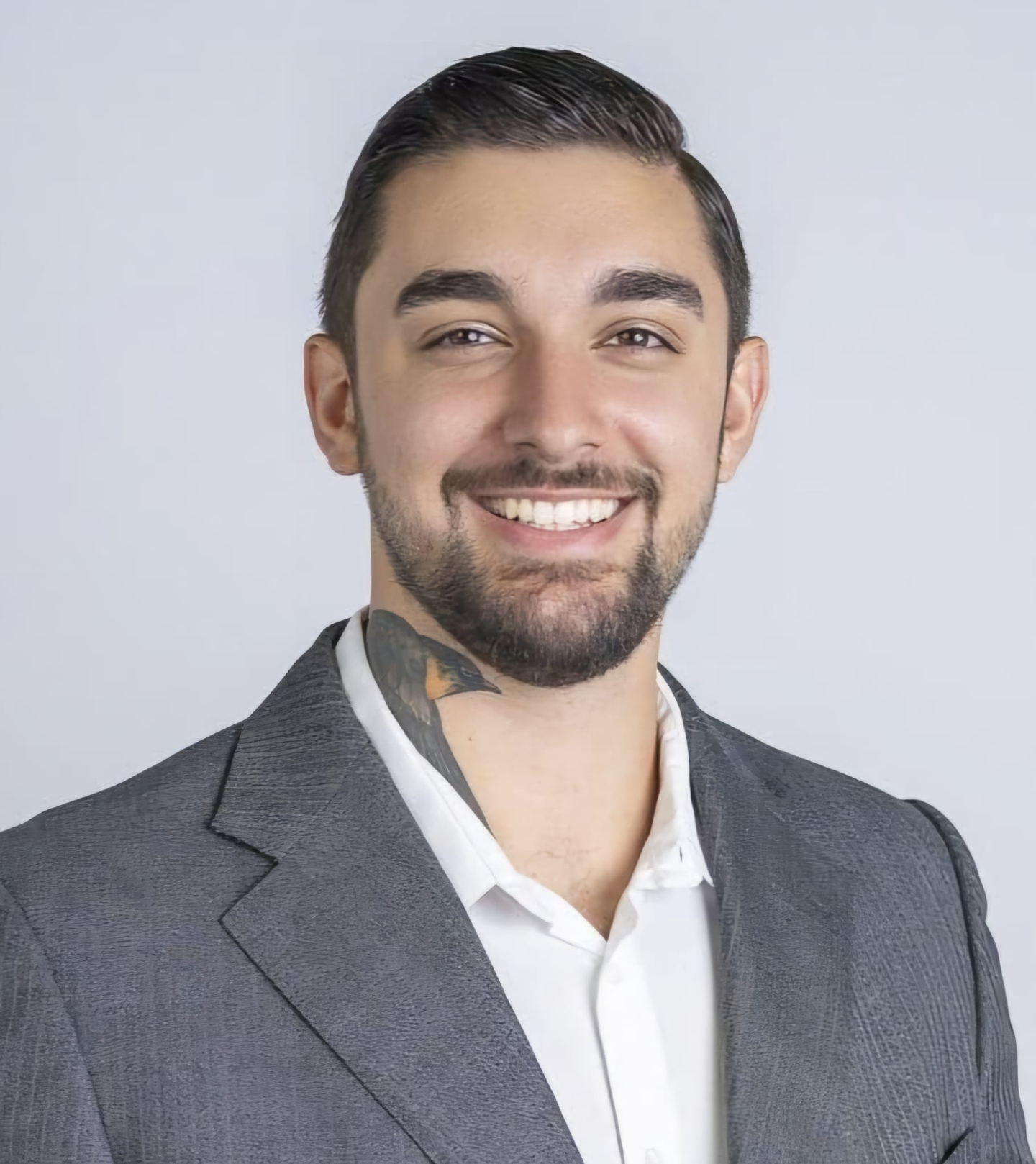 Ich bin Sinan, Gründer der Lorien Group. Unternehmer, Macher, manchmal auch Querdenker. 🚀
Seit Jahren baue ich Firmen auf, optimiere Prozesse & begleite KMU.
Mein Ziel: echte Resultate statt leere Versprechen.
#LorienGroup #KMU #Unternehmer #Schweiz