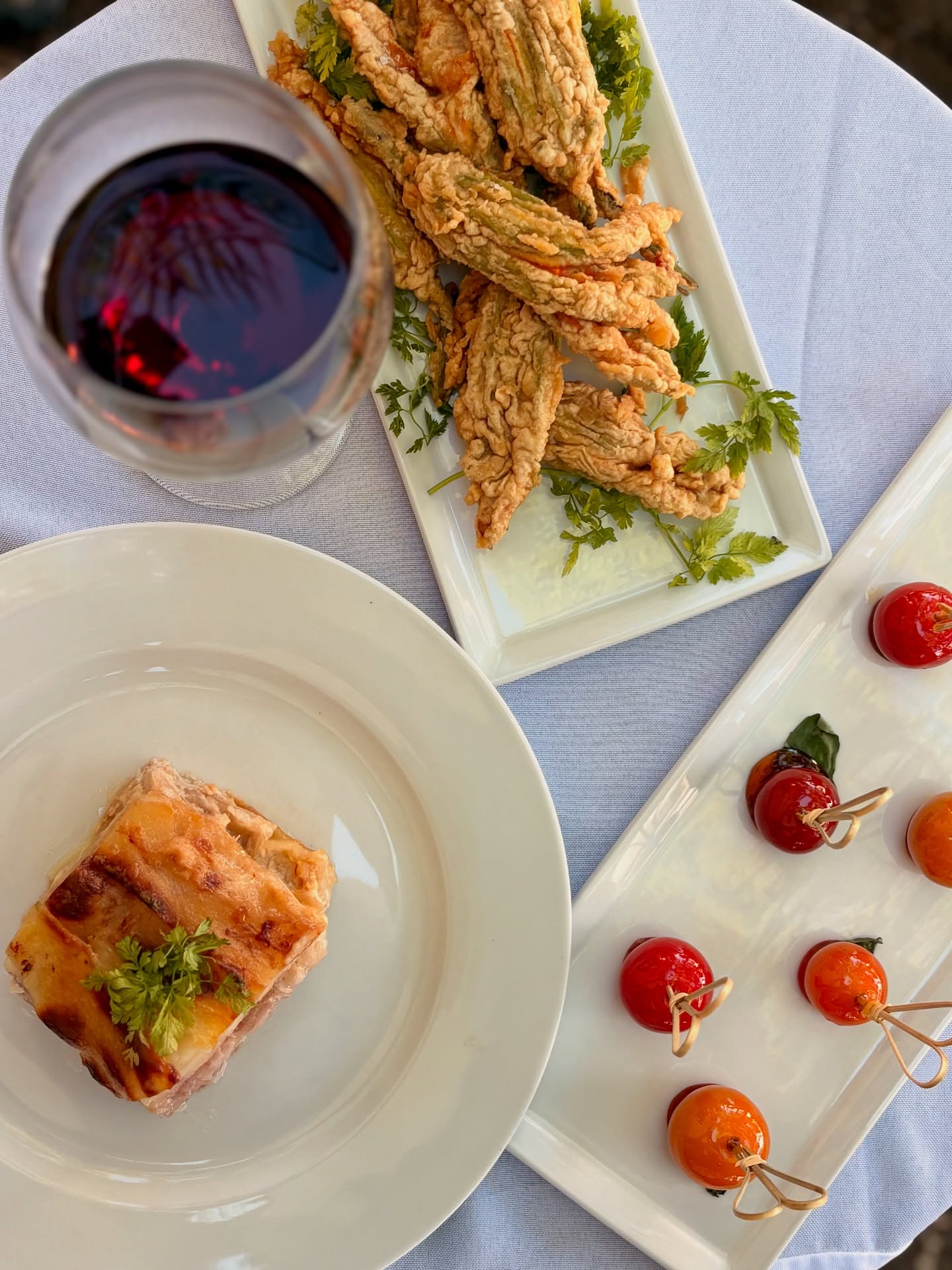 A few of my favorite summer dishes… Stay tuned for the recipes coming this week and next 📖🥘
-
-
-
-
-
-
#privatechef #dayinmylife #cooking #cookwithme #foryou #cook #cookingwithjoey #chefgiorgianni #lachef #italian #saffron #bonappetit #hotchef #fyp #reels #steak #catering