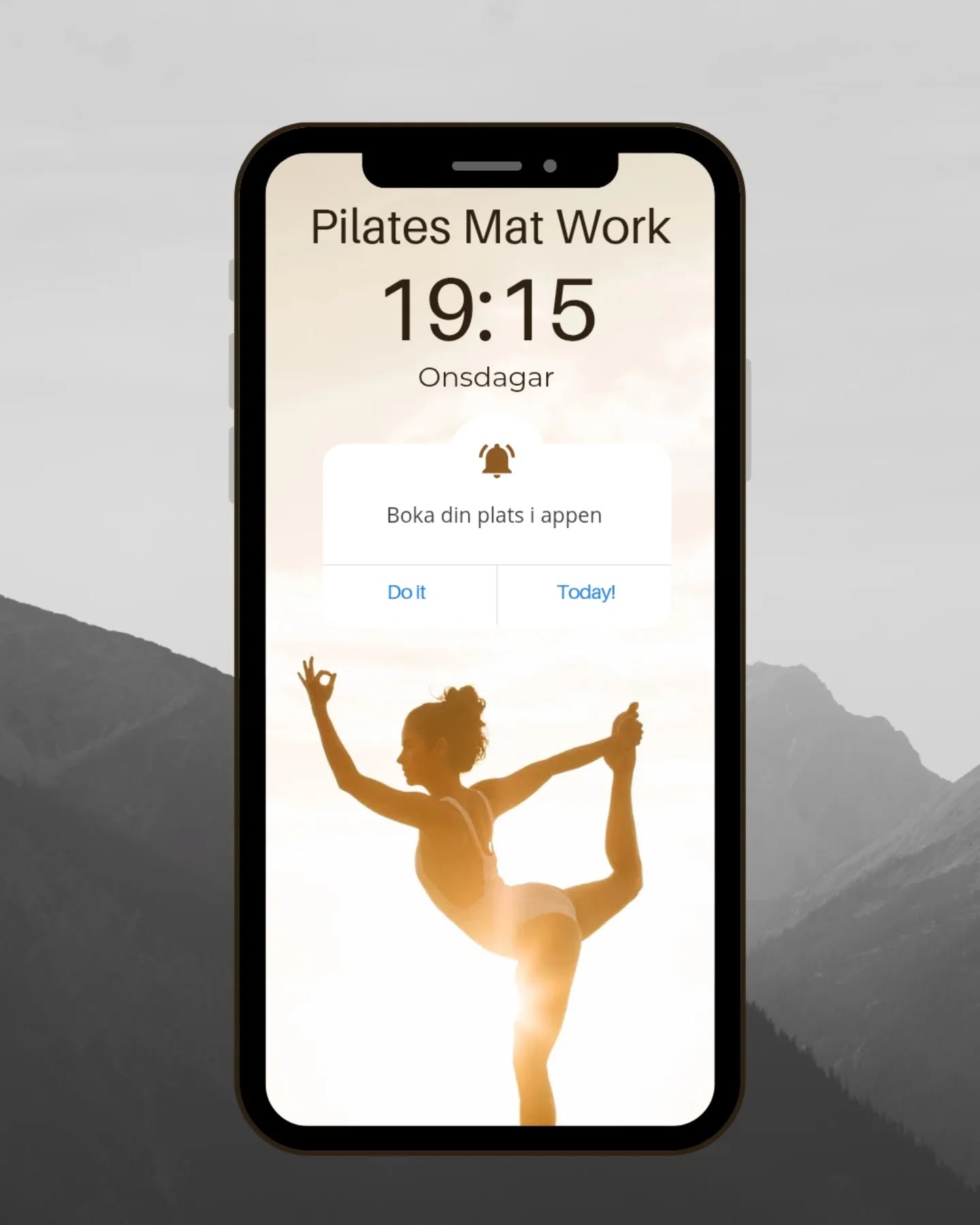 Vi fortsätter terminen ut!
Upptäck kraften i Pilates Matwork – träningen som bygger en starkare, smidigare och mer balanserad kropp. Med fokus på kontroll, andning och precision får du utmanande men skonsamma övningar som stärker både musklerna på djupet och kroppens hållning.
Oavsett om du är nybörjare eller van vid träning hjälper Pilates dig att:
✨ Förbättra din corestyrka
✨ Öka rörligheten och minska stelhet
✨ Bygga en stabil grund som gynnar all annan träning – och vardagen
Allt du behöver är en matta – resten står kroppen för.
Ge dig själv en timme där du kombinerar styrka, närvaro och välmående.
Lina kör sitt sista pass nu 27/8 så passa på att boka in er!
Uppehåll 3/9. Från 10 sept tar Clea över🌞🌞