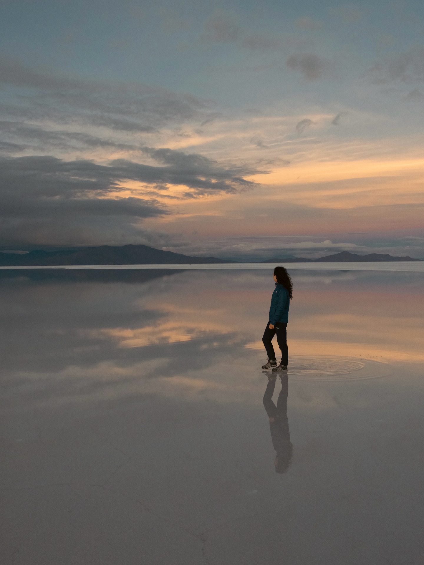 It was still pitch black when we got into our jeep and headed into the world’s largest salt flats. We had one goal: find the water.
During rainy season, the rain creates a thin layer of water which turns Uyuni into a giant mirror, reflecting the sky in the most surreal way. But as we drove, it was all dry. The sun was almost up, and we thought we’d missed our chance…
And then, finally, the water appeared. 🥹 What followed was one of the most beautiful sunrises I’ve ever seen!
#uyunisaltflats #bolivia #traveladventure #travelbolivia #photography #travelphotography