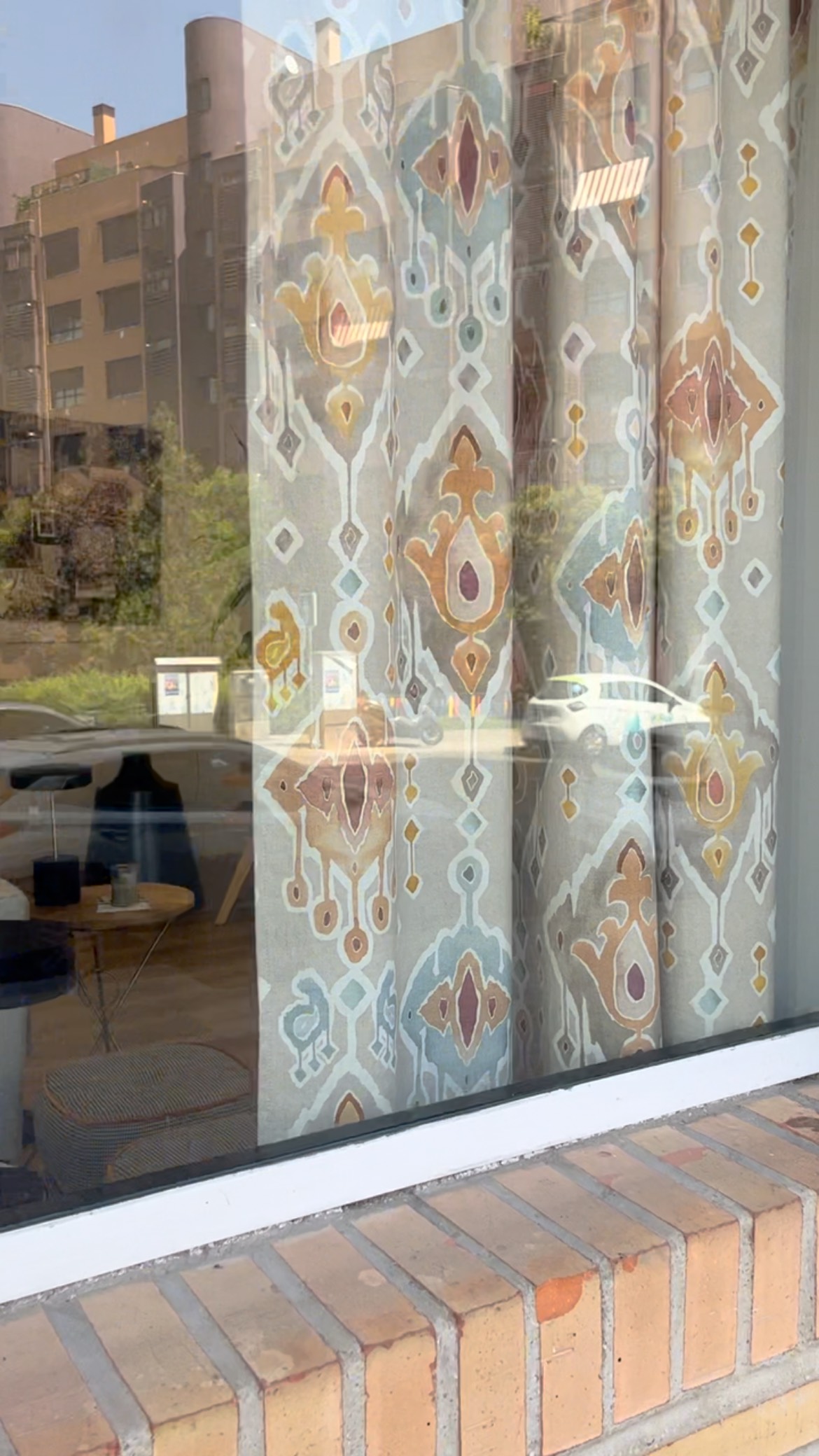 Estamos de vuelta!
#livinglavidadeco #decoracion #textiles #iluminacion #interiorismo #deco #diseñodeinteriores
#decoradoresmadrid