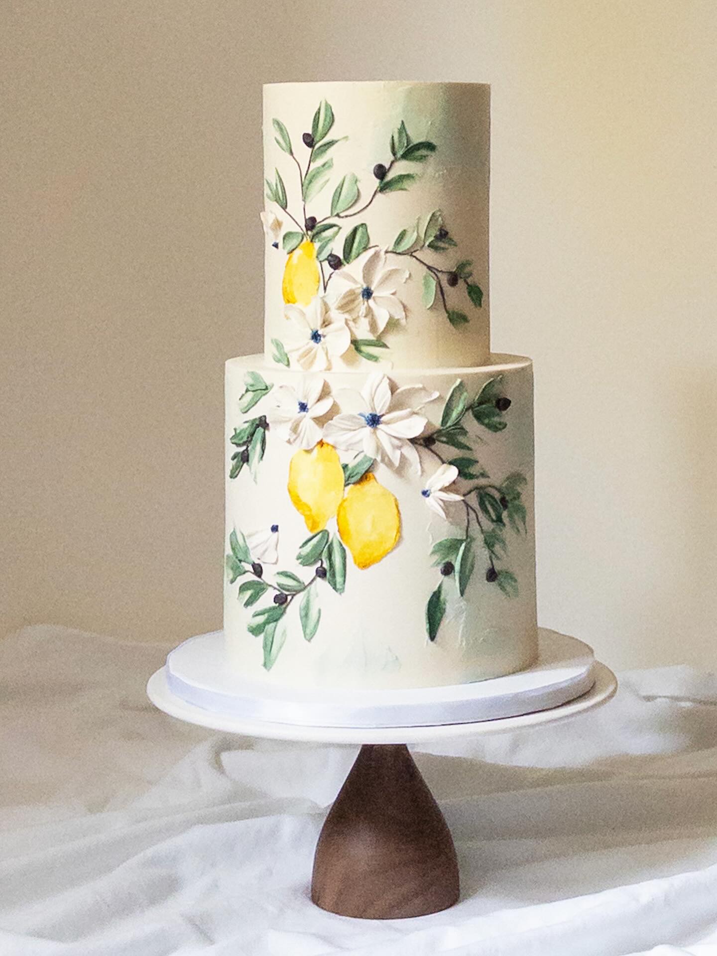 Lemons and olive branches for Benita & Allen 🍋
#weddingcake #paletteandpetalcakes #cakedesigner #cakeinspo #paintedbuttercream #weddingcakeinspiration #cakeart #cakedesign #torontocakes #customcakes #cakesofInstagram #floralcake #flowercake #2025weddings #torontoweddingcakes #buttercreamcakes #lemoncake