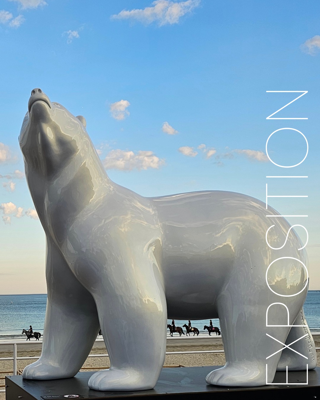À la découverte de "L'Effluve n°1" en promenade sur le bord de mer de la Baule jusqu'à l'automne.
Discover “L'Effluve n°1” on a walk along the seafront at La Baule until autumn.
#labaule #bears #exhibitions #polarbear #michelbassompierre #frenchartist #sculpteur #sculptor