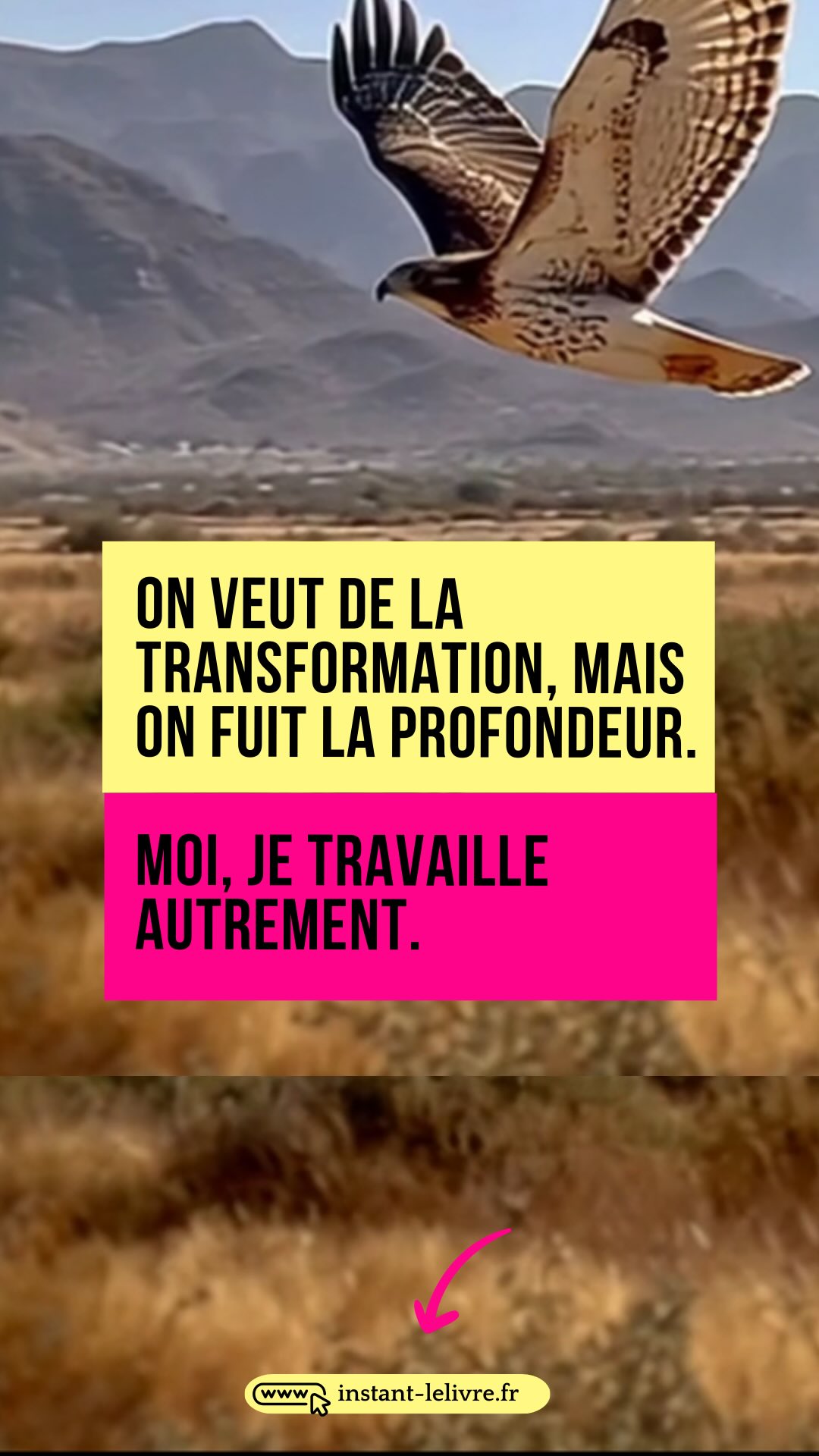 Le marketing, c’est bien. La sincérité, c’est mieux.
J’ai récemment dit non à une collaboration.
Une où l’on me proposait d’intégrer une séance d’art-thérapie dans un parcours d’accompagnement vendu plus de 3000 €.
Moi ? Une simple étape. Sans suivi. Sans échange. Sans cadre partagé.
Une expérience à caler dans un programme “transformationnel” où l’on vient picorer sans vraiment s’engager.
Et pendant ce temps, la promotrice de cette offre ?
Elle continue à se mettre en avant dans des posts très léchés, ne parlant que d’elle, de son voyage, de sa perception, de ses talents…
Comme si elle était seule à bord.
Comme si ce qu’elle proposait venait uniquement d’elle.
Mais quid des thérapeutes qui rendent ce parcours possible ?
Aucun nom. Aucune trace.
Juste une vitrine centrée sur une personne et son storytelling.
Et moi je dis : NON merci.
Je ne suis pas une “expérience bonus” dans une stratégie de marketing émotionnel.
Je ne suis pas une prestataire effacée pour enrichir un parcours hors-sol.
Ce que je propose, c’est un lien.
Pas un service à la carte.
Ce n’est pas un petit coup de boost. C’est un processus.
Un engagement, des allers-retours, des silences, de la présence. Pas de la vitrine.
⚠️⛔️Ce genre de montage alimente une logique de consommation du soin : On essaye un truc, on saute à un autre, on “fait son chemin”… mais en surface.
On veut une transformation, mais on fuit la profondeur.
Moi je travaille autrement.
Je respecte le cadre, les métiers, les personnes.
🔎Éclairage clinique :
En psychopathologie relationnelle, des auteurs comme Joyce McDougall, André Green ou René Kaës rappellent que l’argent, le cadre et la place de chacun ne sont jamais neutres en thérapie.
Ils portent des enjeux symboliques forts : engagement, reconnaissance, élaboration du lien.
Quand on instrumentalise une pratique sans réel cadre partagé, on court-circuite les processus transférentiels et on réduit la relation d’aide à une prestation.
Cela peut réactiver des mécanismes d’évitement, de toute-puissance ou de confusion narcissique.
Ce n’est pas qu’une question d’éthique.
C’est cliniquement non soutenable