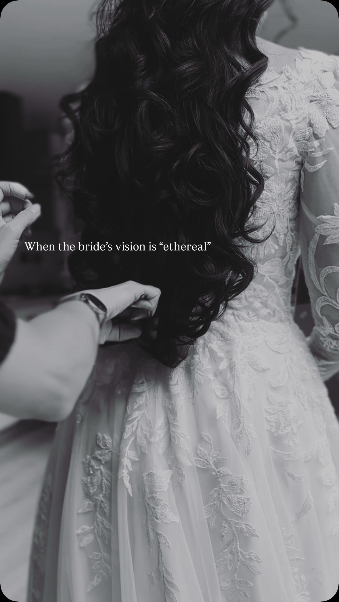 When the bride’s vision is “ethereal”….
Soft curls with pieces pinned back to complement her beautiful white dress with a long flowing train, a cathedral length veil, dainty diamonds & a tiara.✨
Hair& dressing by me @kerry_hairandmakeupartist
Makeup @seraptoprak.mua
Dress @tdrbridalbirmingham
Shoes @jimmychoo @jimmychoobridal
Tiara @ivoryandco
Henna @hennabyhemmy
#walimabride #bridalhair #bridalhairstyles #weddinghairstylist #midlandshairstylist #solihullhairstylist #solihullmua #bridalhmua #tiara #southasianbride #whiteweddingdress #westmidlandsmua #westmidlandshairstylist