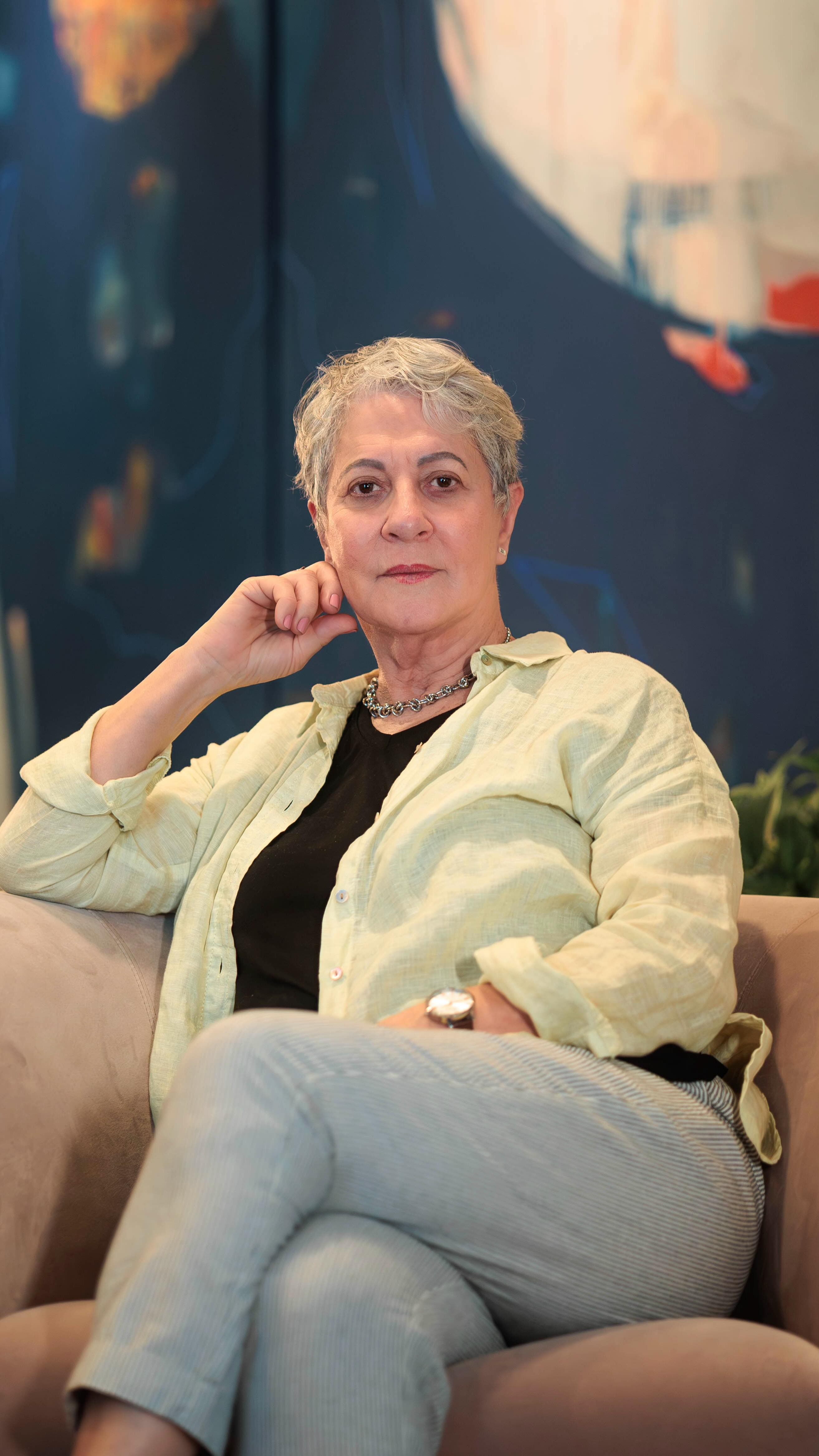 A @galeriacosmos trouxe para o CasaHall o olhar único da artista @mazemendesarte
Sua série Recortes de Um Lugar, que já ocupou o Museu Oscar Niemeyer, agora está em destaque na Galeria dos Offices aqui no CasaHall.
Um convite para enxergar poesia nos vestígios da cidade. Venha visitar!
Explore também as outras exposições da Galeria Cosmos, como Veladuras, individual de Eleutherio Netto, a coletiva Vértices, Arte na Rua, com obras de Baruch e Mateus Bailos, e a Galeria dos Sentidos no corredor dos Offices.