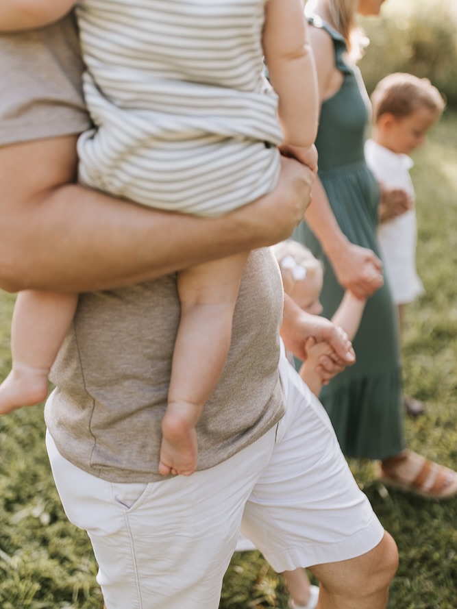 While I have been quiet on here, behind the scenes I have been capturing so many sweet families including this precious one year old session with Owen and his family. He had the cutest little chubby cheeks. Make sure to swipe to the end.
#greenvillescphotographer
#upstatescphotographer