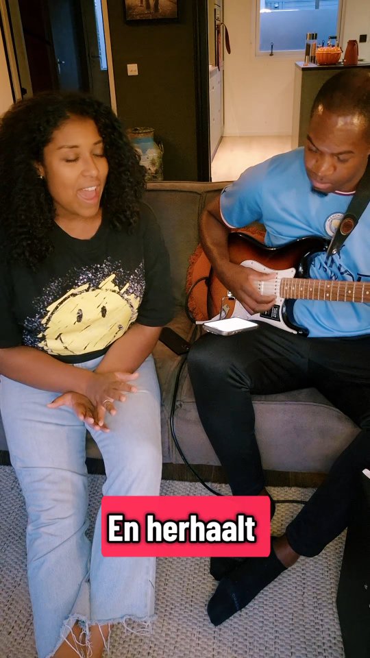 ✨ Een stille versie De stilte, alleen mijn stem en een gitaar. 🎶💛
Heb je de volledige versie nog niet gehoord?
👉 Luister nu via de link in bio!
#destilte #salomé #akoestisch #singersongwriter #nieuwemuziek #geloofinmuziek #rust #bemoediging #godisgoed