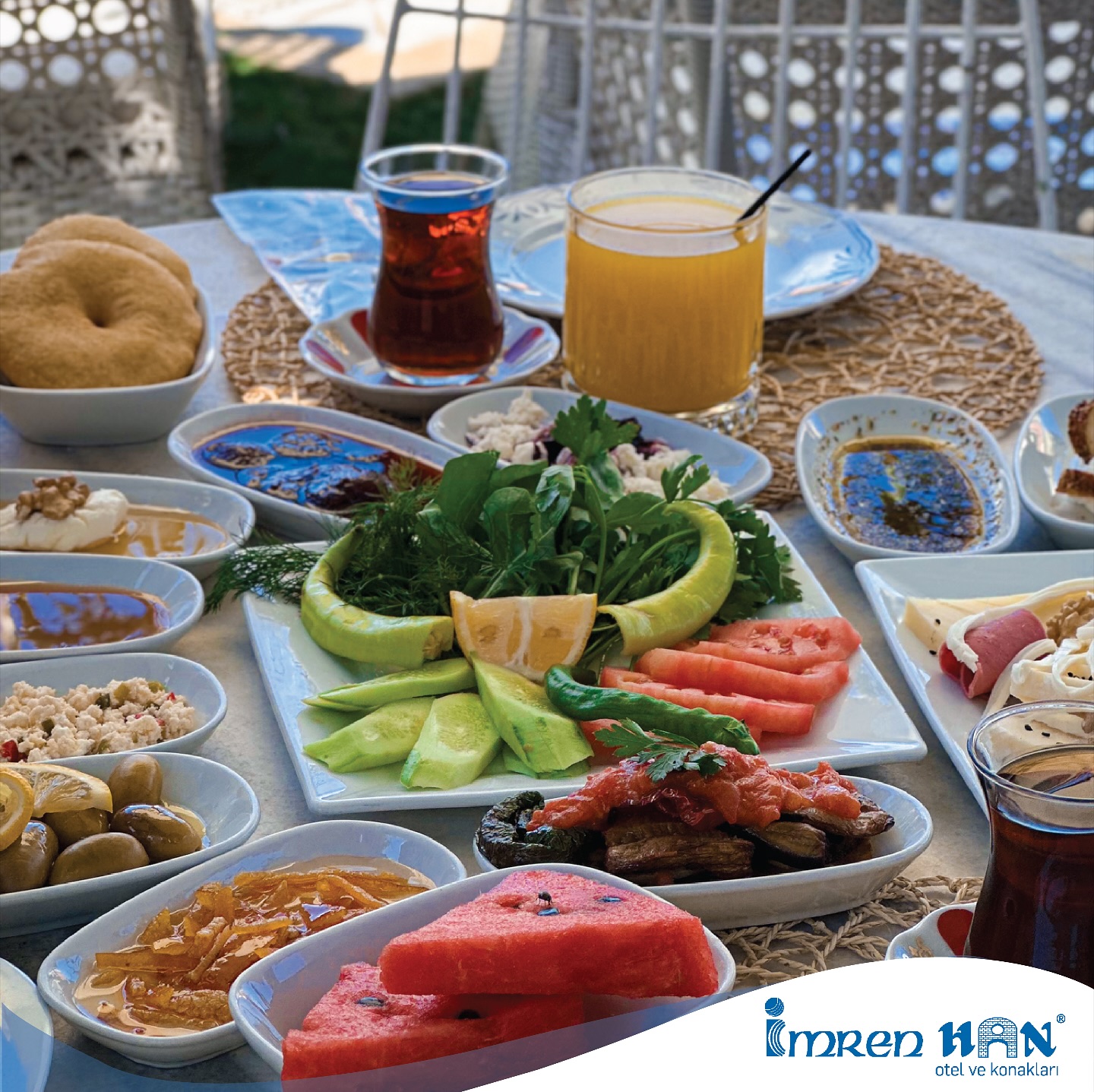 İmrenHan Otel & Konakları’nda güne, muhteşem bir kahvaltı eşliğinde başlayın 🍊🍳🥖
#alaçatı #imrenhan #serpmekahvaltı #alaçatısokakları #alaçatıotelleri