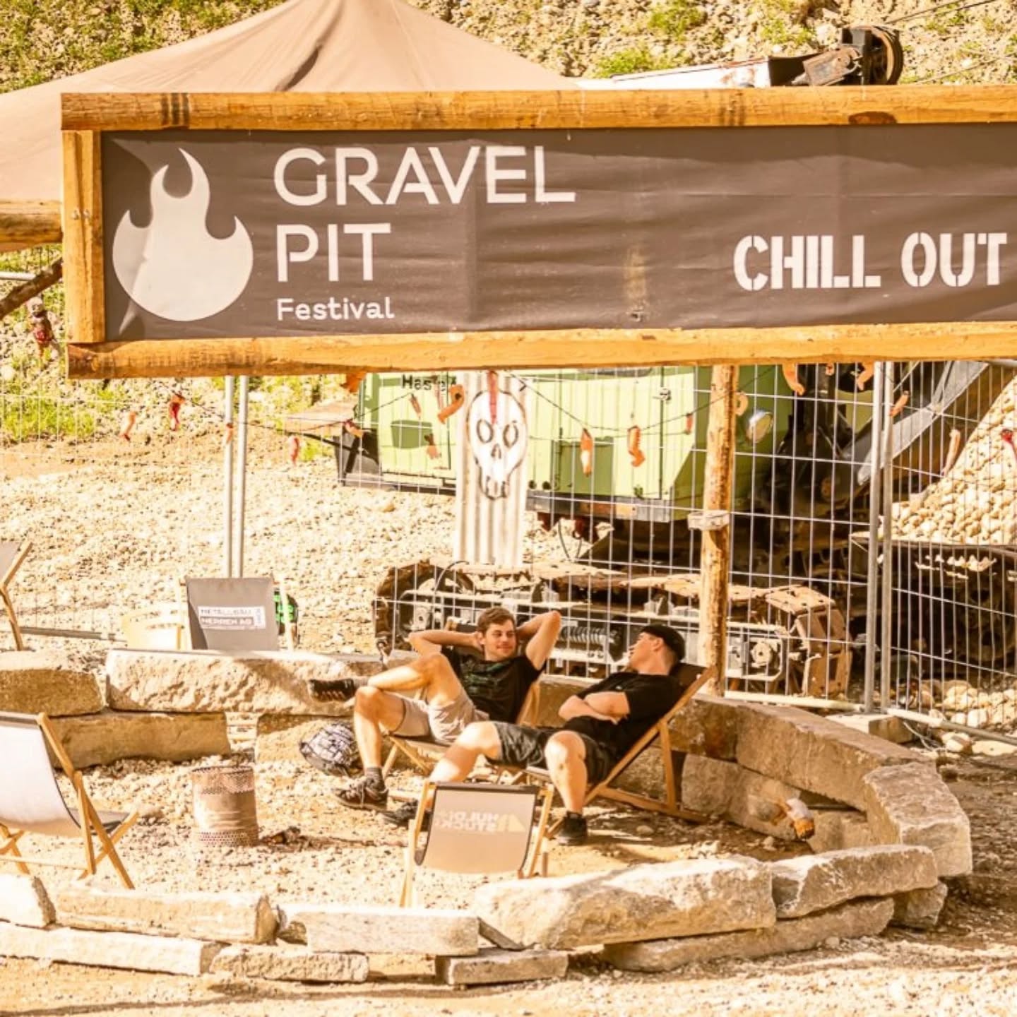 🎉 GEWINNE TICKETS! 🎉
💥Wir verlosen 2 x 2-Tagespässe für die volle Ladung Rockmusik, Festival-Vibes und unvergesslicher Momente am Gravel Pit Festival 💥🤘🔥
👉 So machst du mit:
1️⃣ Markiere in den Kommentaren die Person, die du unbedingt ans Festival mitnehmen willst 👫
2️⃣ Folge unserer Seite (falls du es nicht schon tust 😉)
3️⃣ Daumen drücken 🍀
📅 Teilnahme bis: 31. August
Die Gewinner:innen werden am 1. September per Privatnachricht informiert.
⚡ Ready to rock? Dann los! Tagge deine Festival-Begleitung unten ⬇️
📸 @realrockpixel
#GravelPitFestival #Ticketverlosung #FestivalVibes #WinTickets #GPF2025 #RockImKieswerk #Schuepfen #GravelPit #Festival #Kiesgrube #Seeland #Biel #Bern #Solothurn #Openair #Wasteland #Endzeit #LosGeits