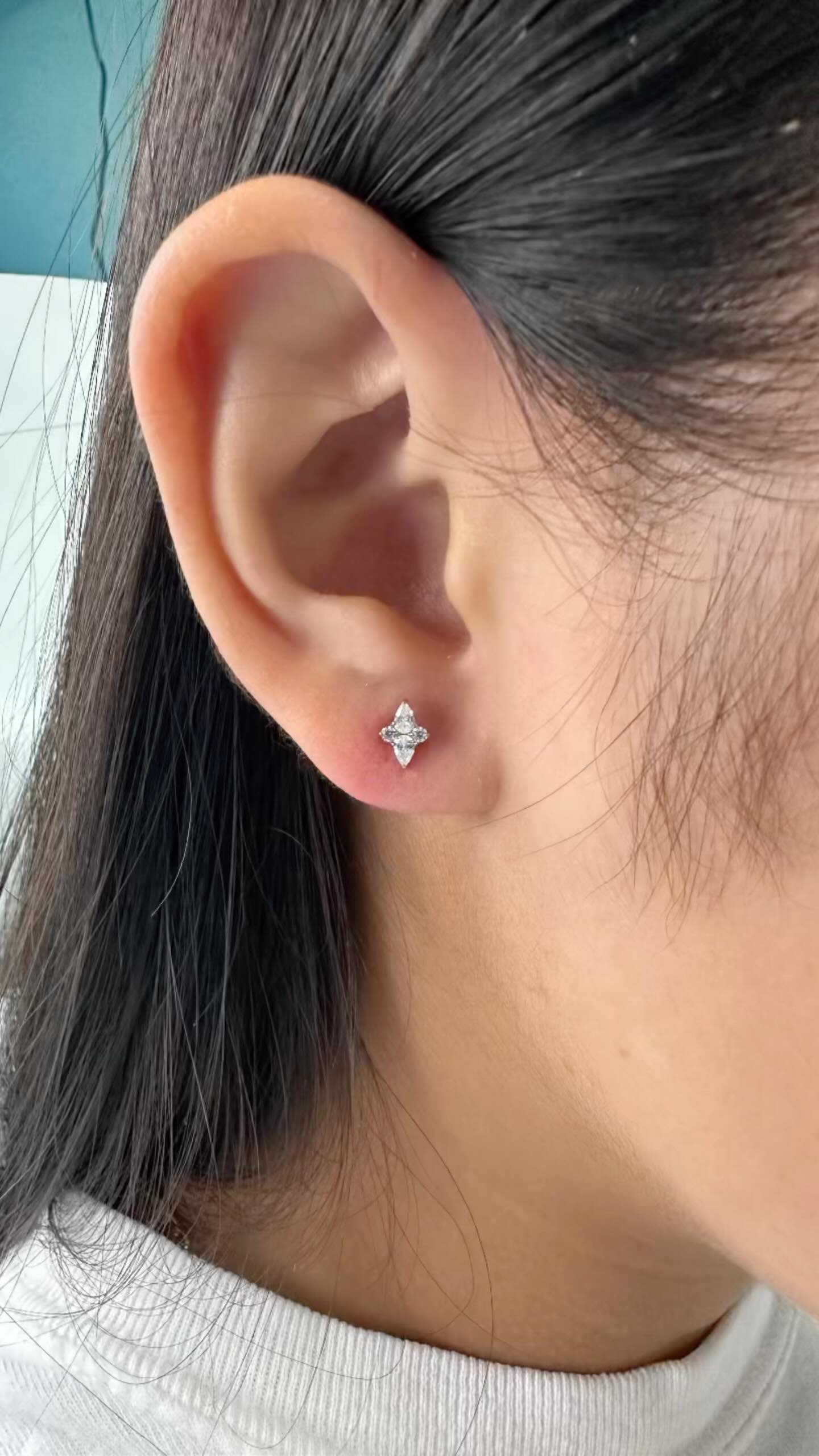 First piercing for this client and it turned out beautiful!
#sanmateo #piercing #piercingstudio #sammateopiercing #redwoodcity #fostercity #redwoodcity #belmont