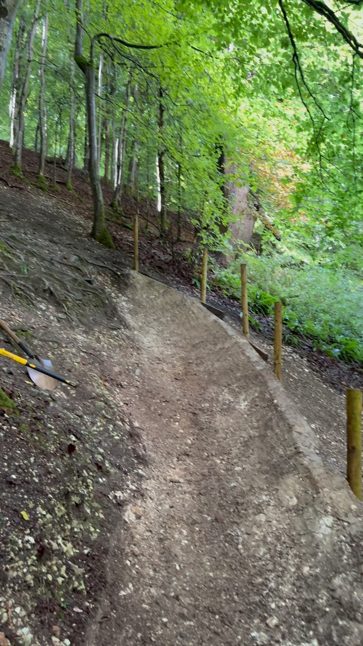 The long awaited rain has arrived at a completely revamped Darkside just in time for race day next week. Here’s a sneak peak of some of the final touches the trail crew have been putting in!
Tickets are still available, book them before they’re gone!
#okefordhillbikepark #bikepark #uplift