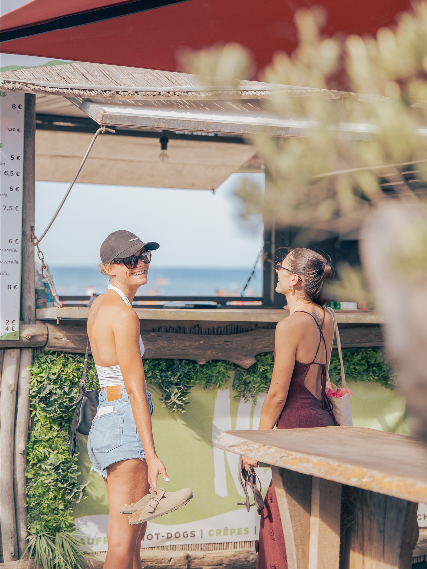 Un sourire, un rayon de soleil, un instant simple mais unique…
C’est ça l’esprit du Nbc
📍 Canet-en-Roussillon
📞 Réservations : 04 68 73 70 75
#NaudoBeachClub #CanetPlage #SummerVibes #BeachClub #Ambiance #Vacances #SunAndFun #Moments #Soleil