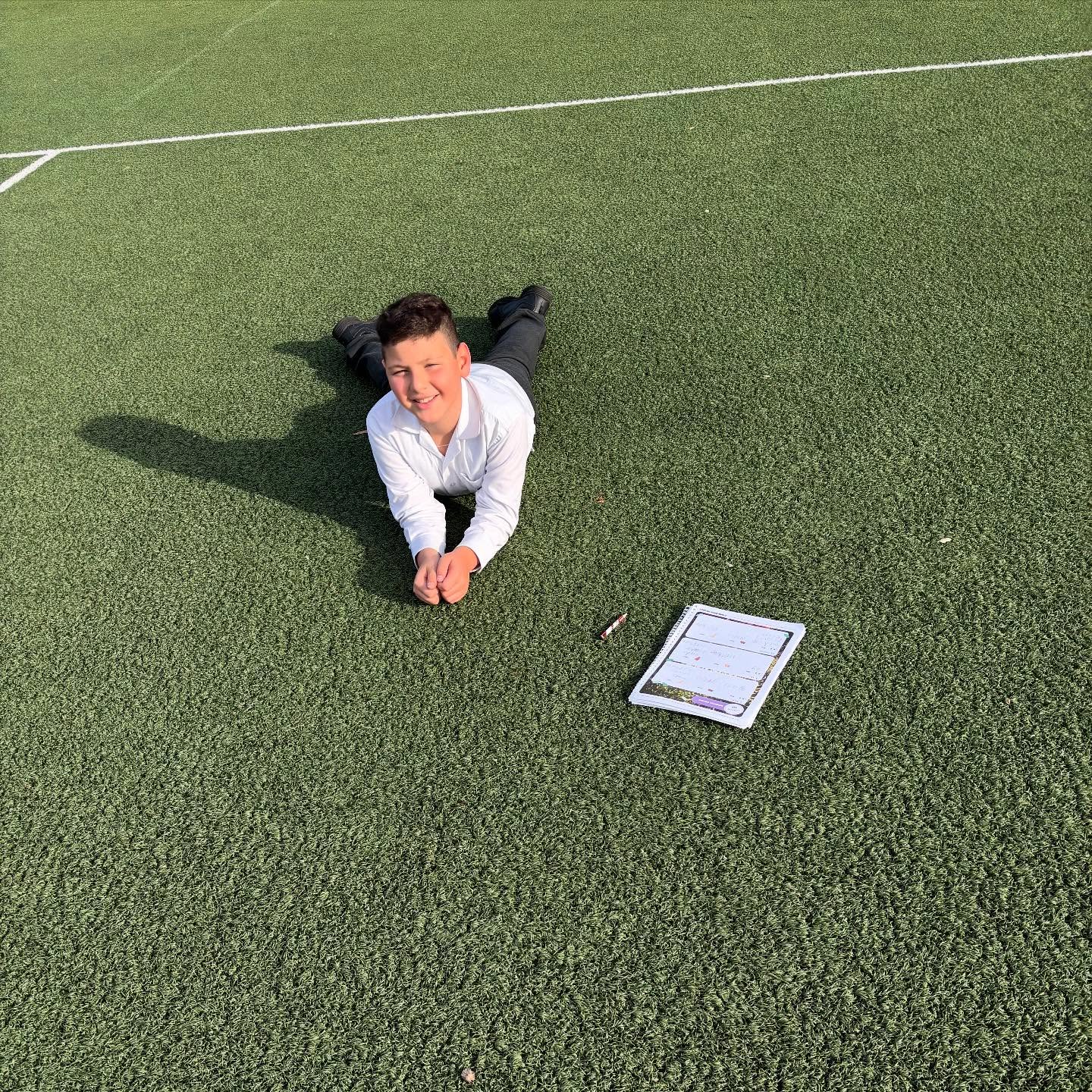 Our 3/4 students have been making the most of the sunshine while taking part in their @theresilienceproject__ lessons. These sessions have given them the chance to slow down, reflect, and build important skills to support their wellbeing—all while enjoying the outdoors together.