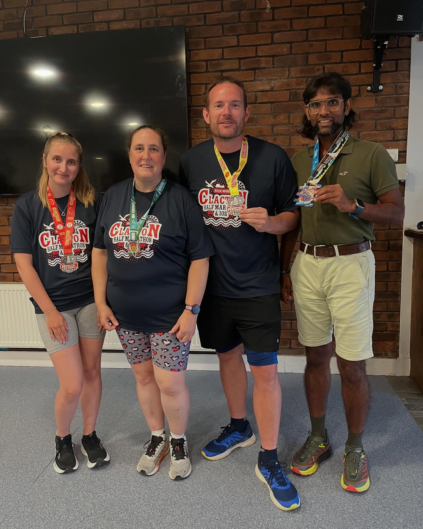 A bit late in posting but felt these achievements were definitely worth a mention.
Mother and daughter team Sarah and Lauren took on the Clacton 10k - Lauren’s first 10k and she absolutely smashed it, coming home in 57:12!! Well done Lauren! Jack was also in Clacton, taking on the half marathon 👏
Gautham ran yet another marathon - the Bath Two Tunnels marathon. He described it as ’a beast’ - I think that means it was a tough course! Well done on another 26.2 Gautham!!
#running #runners #run #instarunners #instarunning #runnersofinstagram #weloverunningtogether #runningislife #h90j #havering90joggers #runningislife #runnershigh #runnerslife #marathonrunner #marathontraining #instarun #lovetorun #runhappy #keepgoing #nevergiveup