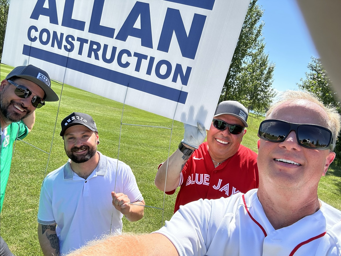 A quick break🏌️⛳️
#AllanConstruction #Saskatchewan #constructionteam