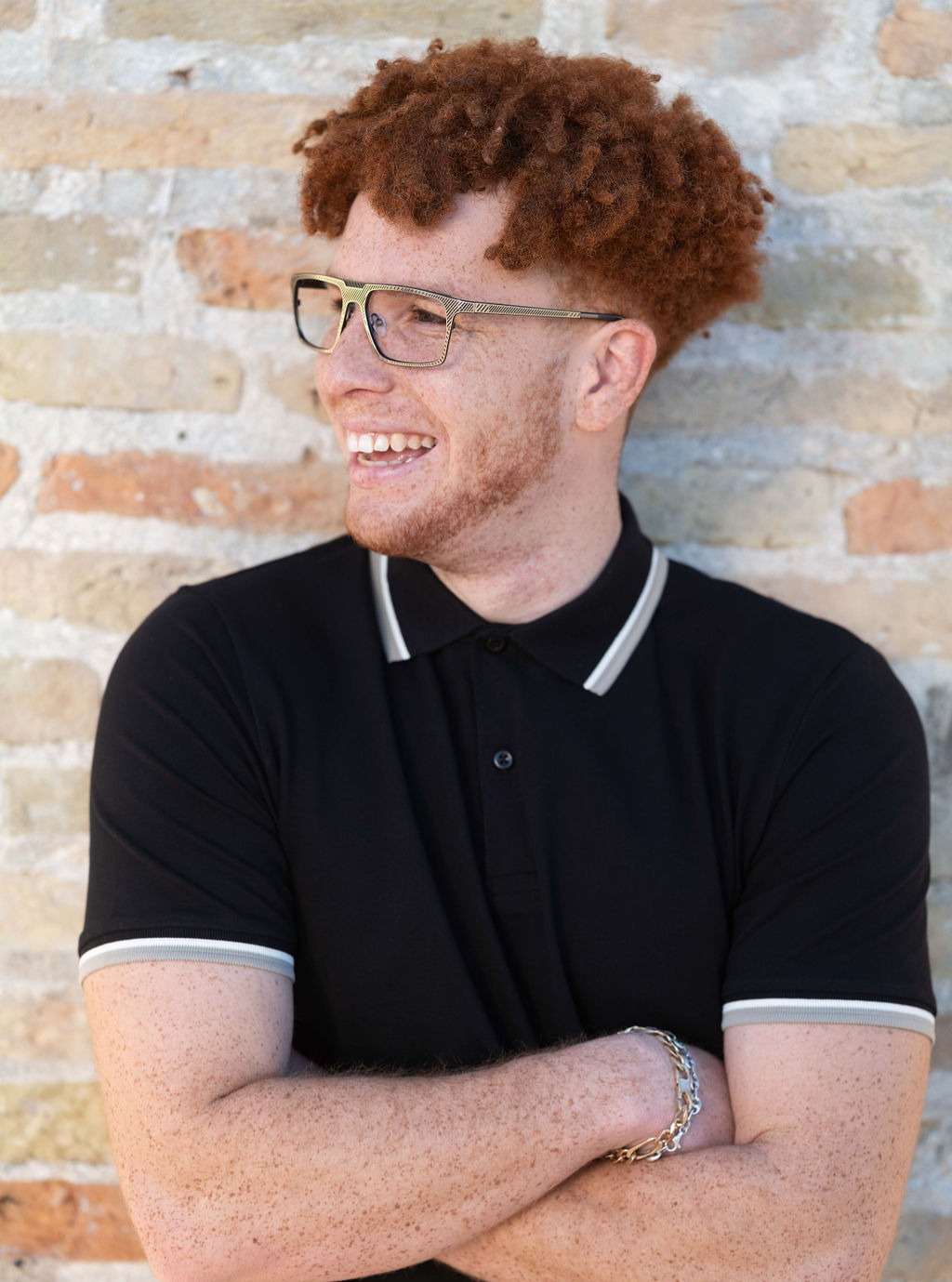 Timeless Elegance on the French Riviera.
Discover the original Photo Shoot taken place in Antibes, France.
Frames: @vdesigneyewear
Find out more on the new magazine release: link in bio.