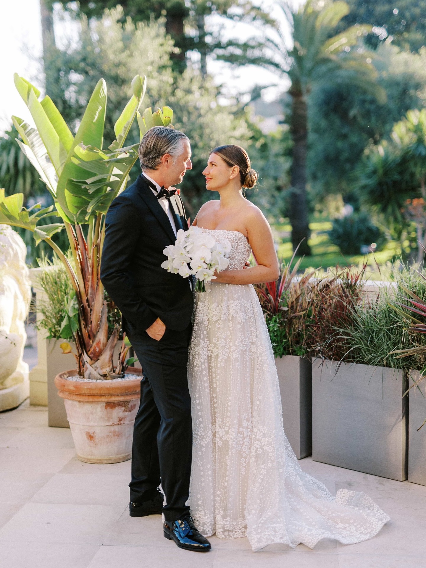 On me demande souvent :
« Comment réussir à avoir des photos à la fois élégantes et naturelles ? »
La réponse tient en peu de choses :
une belle lumière, un moment vrai… et un regard qui fait tout le reste.
Mon rôle, c’est de créer les conditions.
Le vôtre, c’est d’être vous✨
.
.
.
#photographedemariage #mariageelegant #fineartwedding #luxurywedding
#frenchriviera #cotedazurmariage #weddinginfrance #momentsofgrace
#modernromance #beaulieusurmer