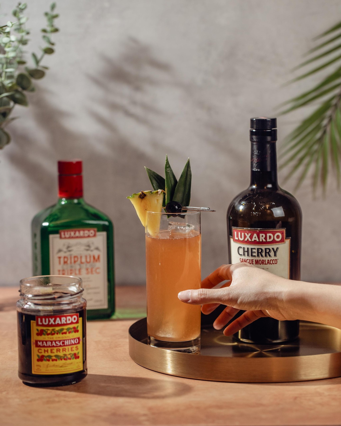 A sling worth singing about 🎶🍒 The Singapore Sling gets the Luxardo treatment with Triplum’s bright citrus, Sangue Morlacco’s rich cherry depth, and a signature Luxardo Maraschino garnish to top it all off. Bold, balanced, and ready to impress.