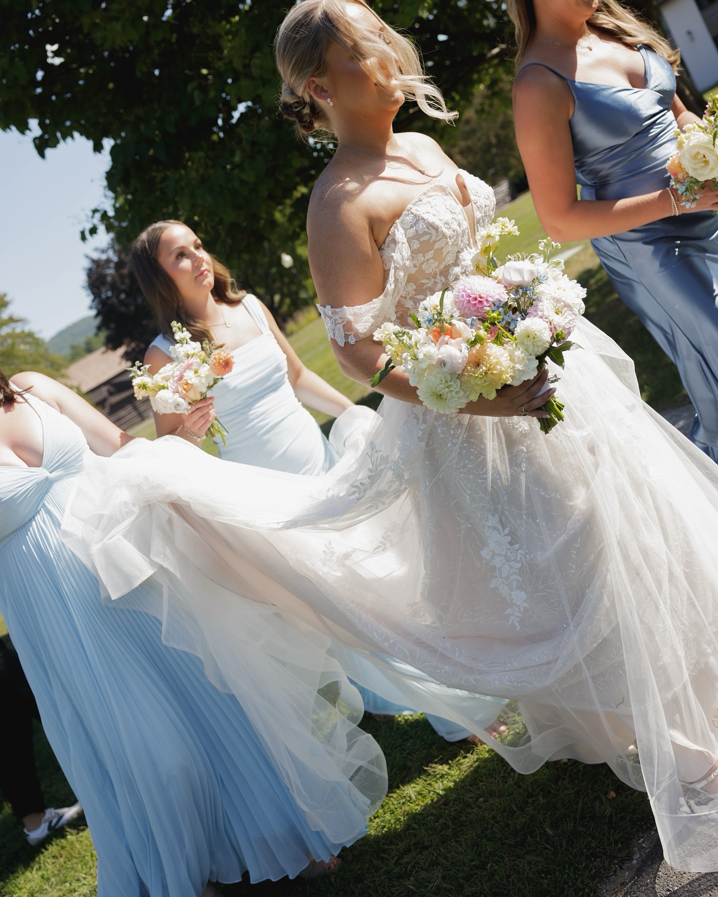 Kes + Kyle 🌸
Brownie points for all my girls who share their galleries with me to also share 🥲🥲💜
Soooo sad to say goodbye to this sweet soul I’ve had the pleasure of chatting with this last year! @kescrowley you looked so beautiful and I wish you + Kyle all the best on your next adventure as Mr. + Mrs. 💗
Photos @cassiejeanphotos
Planner @unveiledbylouisa
Venue @fwhweddings
Dessert MY SIS IN LAW🧁🧁🧁🥲❤️ @bakedbyjordan.ny
Video @smsandco
Entertainment @maddalone.entertainment
Makeup @makeupbytorimarie
Hair @jwagshair
Dress @angelasbridal