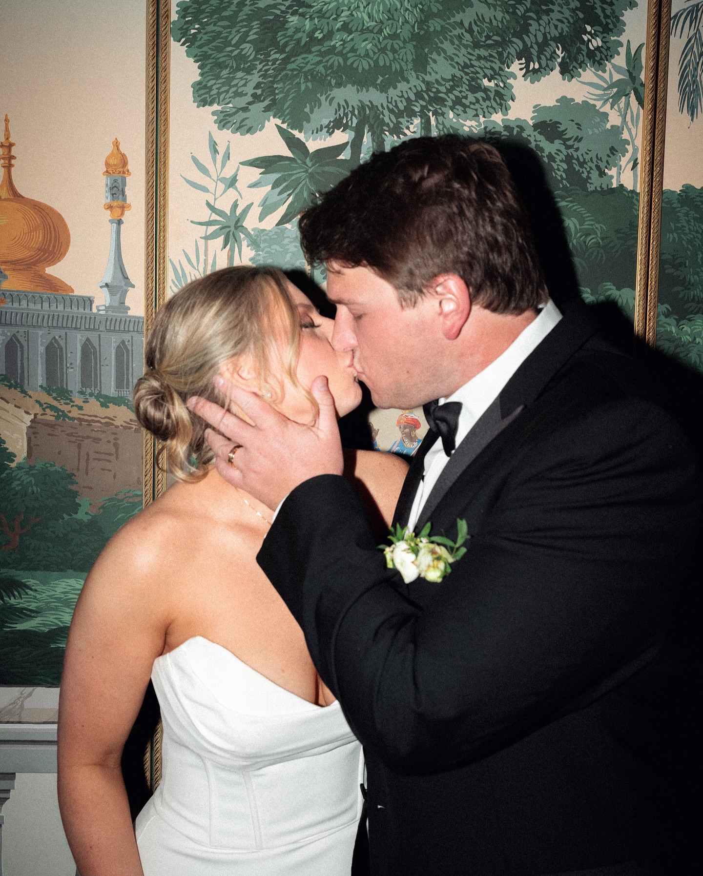 Kendall & Logan • PART II
❤️
Photography: @clichephotographers
Wedding Planner: @shawnschindlerevents
Wedding Venue: @sutherlandevents
Hair: @angelataylorsalon & @beauty.by.emilywade
Make-up: @darkheartsmakeup
Flowers: @expressionsoflovefloristnc
Dj: @touchofclass.dj
#weddingfilm #weddingfilmphotographer #raleighwedding #raleigh #northcarolina #northcarolinaphotographer wedding in film at the Sutherland wake forest Raleigh nc