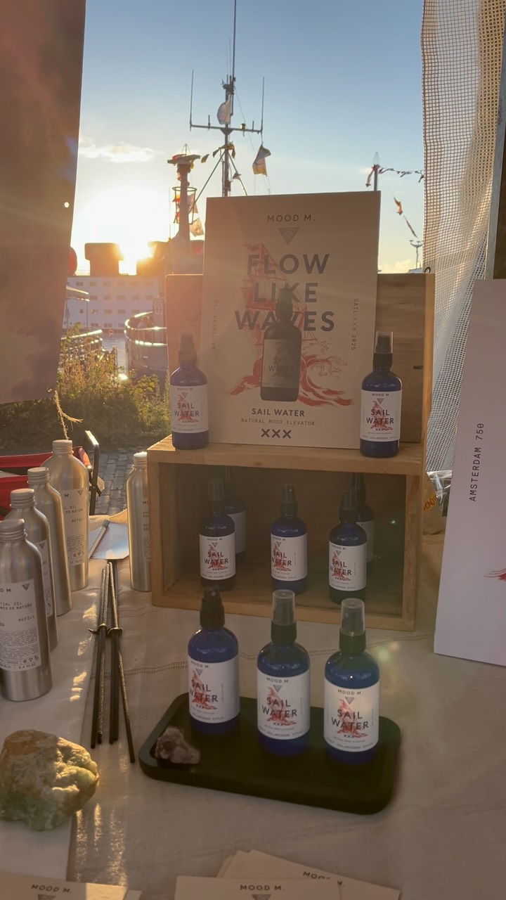 -
Thank you Sail Amsterdam. We loved being part of Kaap de Groene Hoop Festival and diving into the full Sail experience at the NDSM. Front row to the ships, the buzz, the people — a memorable experience.
Our limited editions Tout Le Sail and Sail Water were a huge success, and we couldn’t be more grateful. See you again in 5 years, Sail ahoy!
#sailamsterdam.official #kaapdegroenehoopfestival #toutlesail #sailwater #ndsm #thankyousail #elevateyourmood #withthepowerofscent #moodm