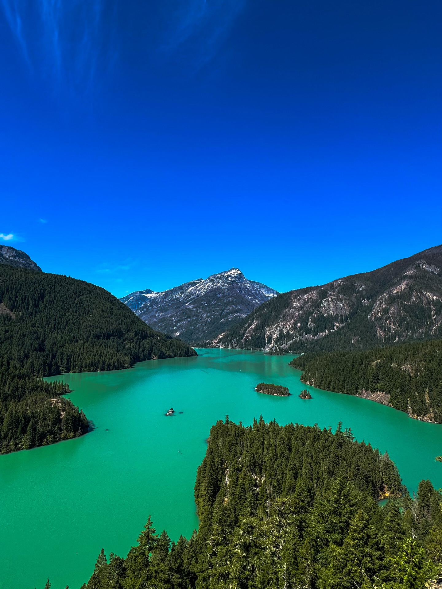 Cascades national park camping for a weekend
#cascadesnationalpark #hiking #travel