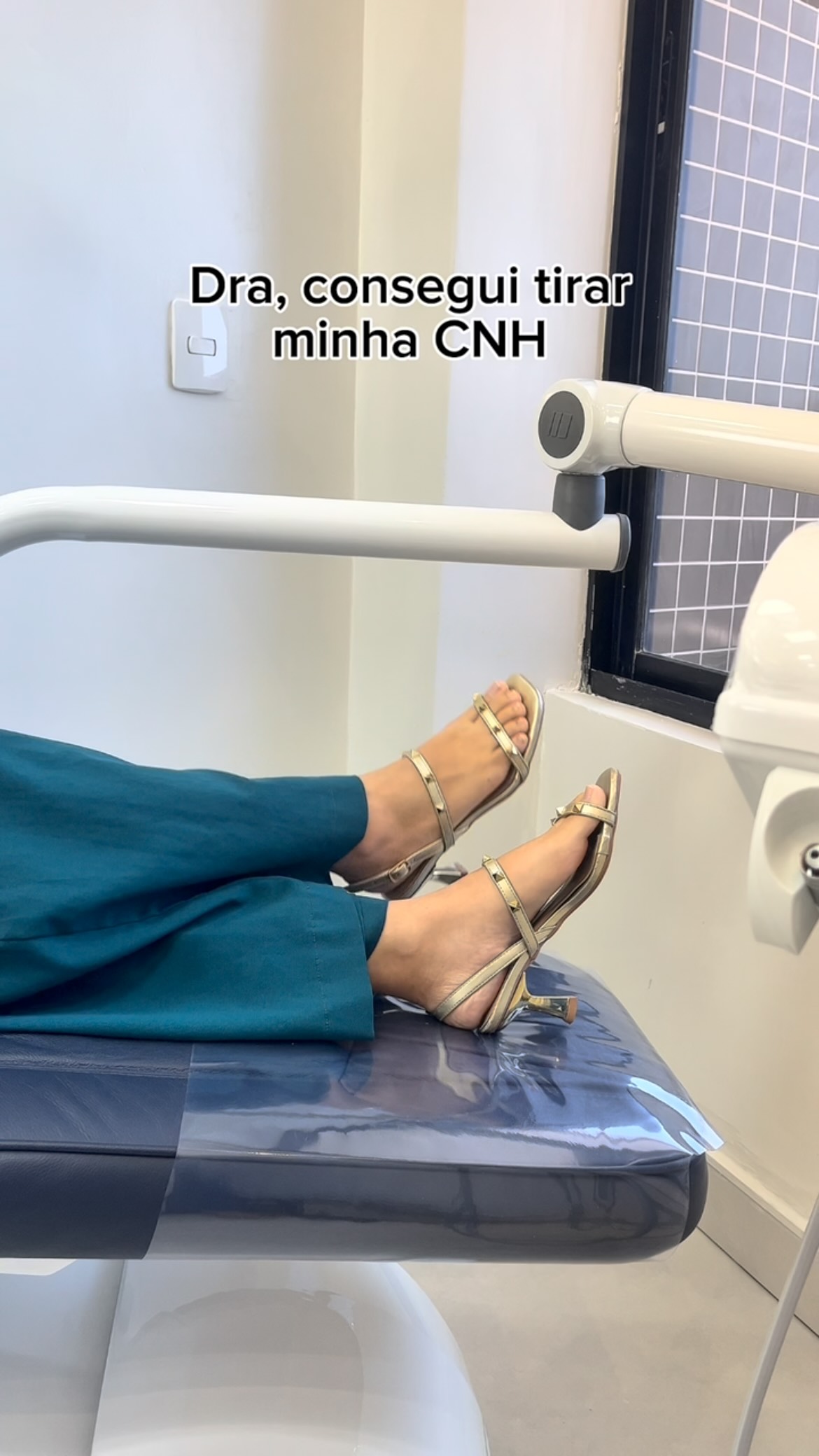 Mais do que dentes nos importamos com pessoas! 💛
Quando você se sente ouvido e compreendido, o tratamento se torna mais tranquilo e eficaz.
Conexão e cuidado: nossa abordagem para um tratamento bem sucedido. ✨
📲 Agende sua avaliação e venha viver essa experiência de cuidado e acolhimento.
#dentista #saudebucal #sorrisosaudavel #estetica #ortodontia