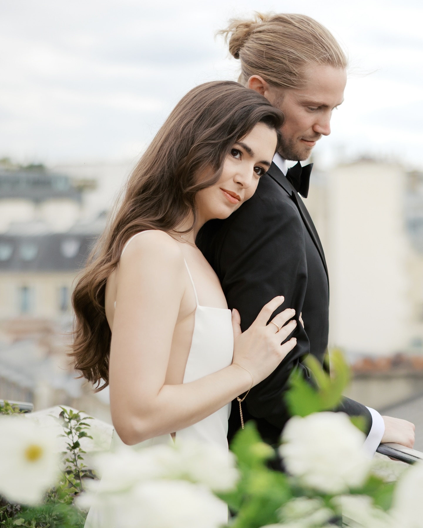 Paris rooftops, golden light, and vows with the Eiffel Tower as witness. I’m delighted to share M&W’s intimate celebration in the heart of the city. French weddings hold a magic all their own—and it’s my greatest joy to capture every detail, from the quiet glances to the grandest views. À la prochaine Paris 💋
.
.
.
Photo @valeriesarron
Video @the_wedding_valley
Venue @marignanparis
Hair and makeup @lisamakeup_paris
Officiant @theparisofficiant
Florals @poeme.fleuriste
.
.
.
#ParisWeddingPhotographer
#ParisElopementPhotographer
#ParisWeddingInspiration
#ParisianWedding
#EiffelTowerWedding
#RooftopWeddingParis
#DestinationWeddingPhotographer
#FranceWeddingPhotographer
#LuxuryWeddingPhotographer
#RomanticWeddingInspiration
#EditorialWeddingPhotography
#WeddingInParis
#ParisElopement
#EuropeanWeddingPhotographer
#WeddingPhotographerFrance