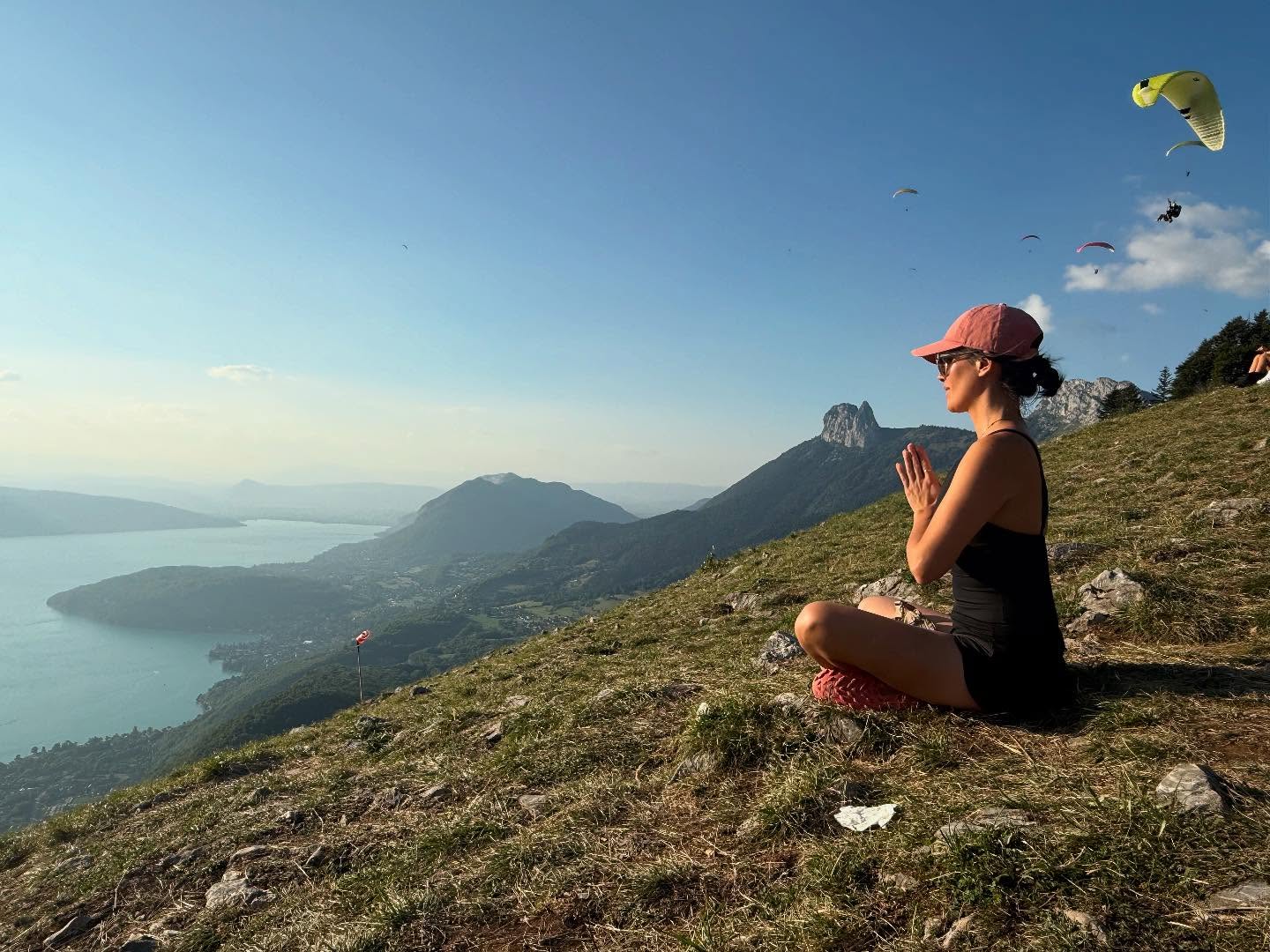 Mountain holidays 🗻✨
Days filled with nature walks, waterfalls, lakes, breathtaking views, slow mornings and time to simply contemplate.
Yoga is not only asana - it’s a way of living in harmony with ourselves and with nature 🌿
Grateful for this time to pause and recharge.
See you soon on the mat ! 🧘♀️