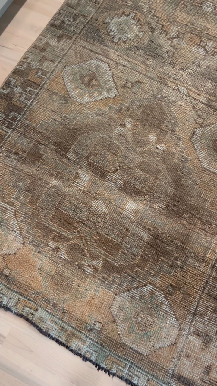 Yesterday my client called me a 'rug whisperer' and honestly we can go ahead and put that on my tombstone because that might be my favorite compliment of all time. #rugobsessed #boiseinteriordesigner
