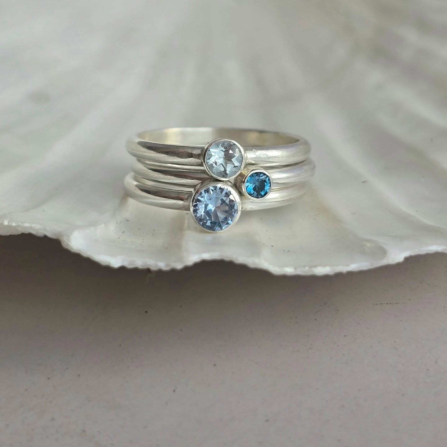 A recent commission ✨
This set of gemstone stacking rings was created with a beautiful mix of blues, chosen by my customer to remind them of the ever-changing shades of the Jersey sea 🌊
I love how jewellery can hold meaning and memories — every glance at these rings brings a little piece of the ocean to their hand. 💎
#jerseyci #visitjerseyci #handmadejerseyci #stackingrings #oceanring #topazearrings