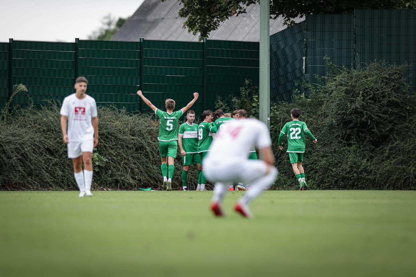 About that Weekend 💚🐉
📸 @trandyyyy @menschmayr.de
#Murnau #TSV #Edid #drachen #explore #Landesliga #Team #fy #amateurfussball #fussball #foryou #oberland #dragons #jugendforscht #news #affengeil #eimmalDracheImmerDrache #🐉