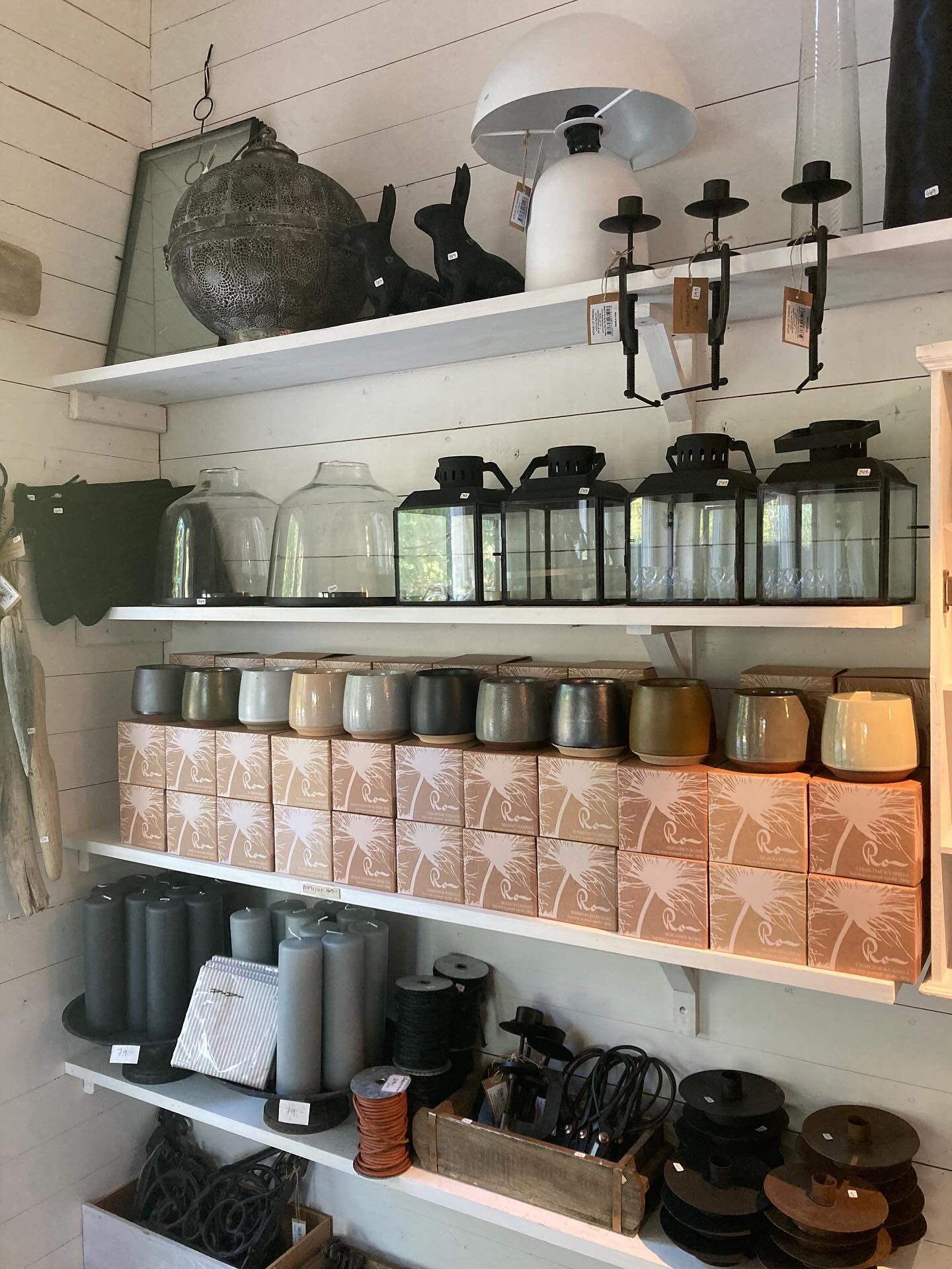 Butiken är öppen mellan kl. 11.00-14.00 idag söndag. 🤎